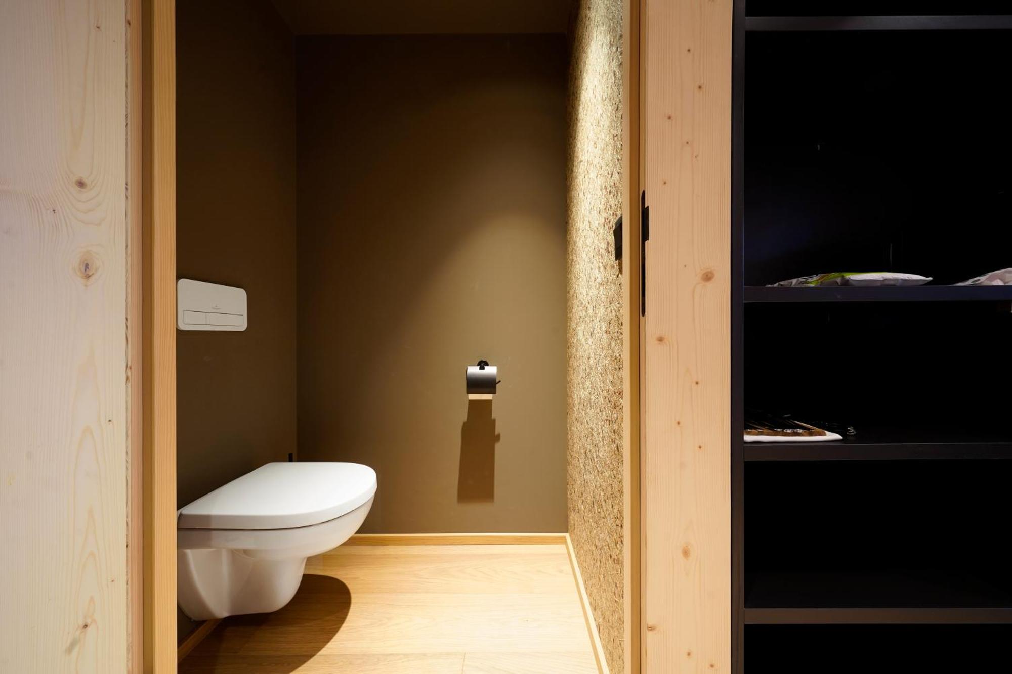 Medium Studio Kitchenette