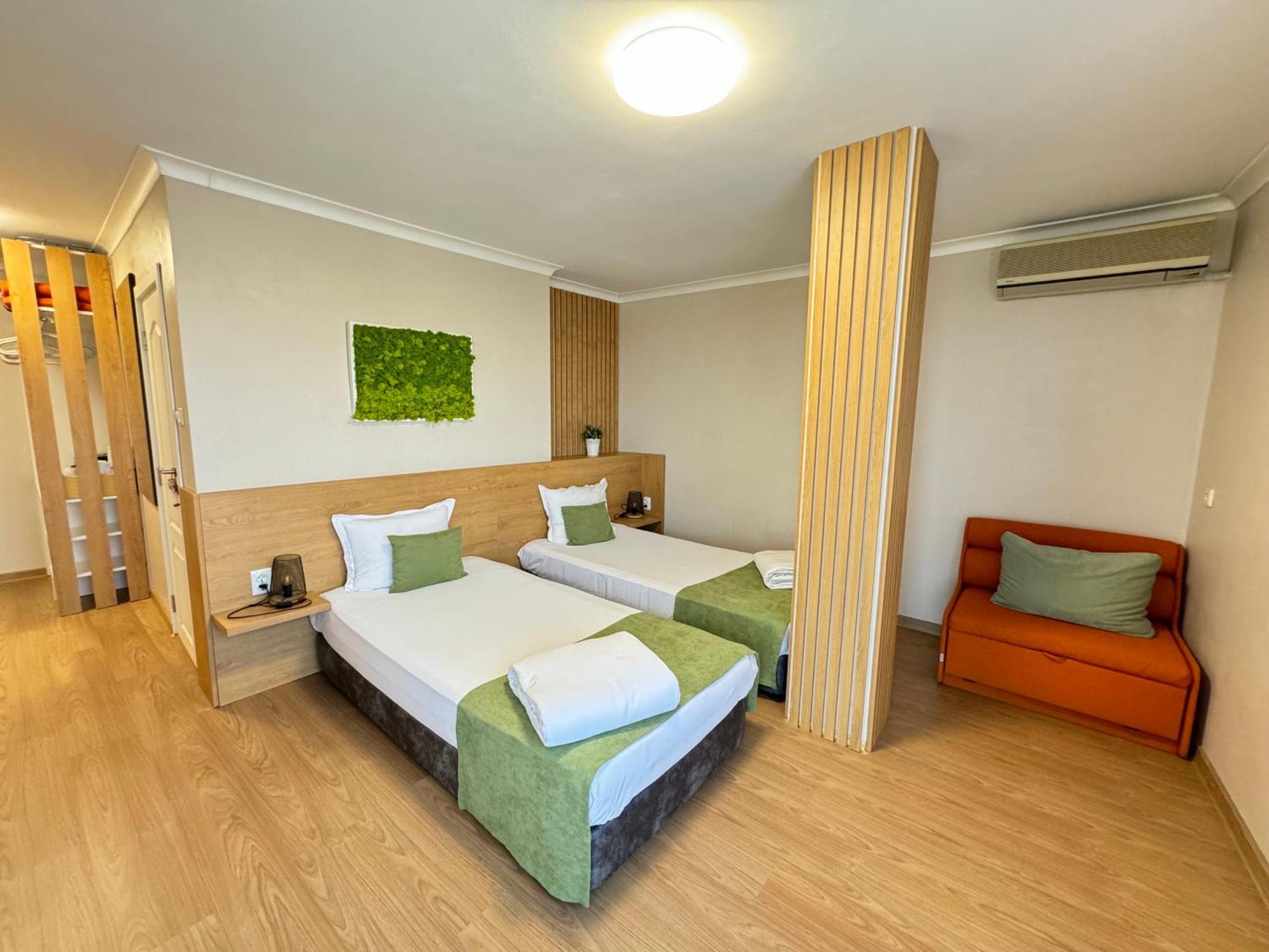 Triple Room Balcony,703739404:JPEG