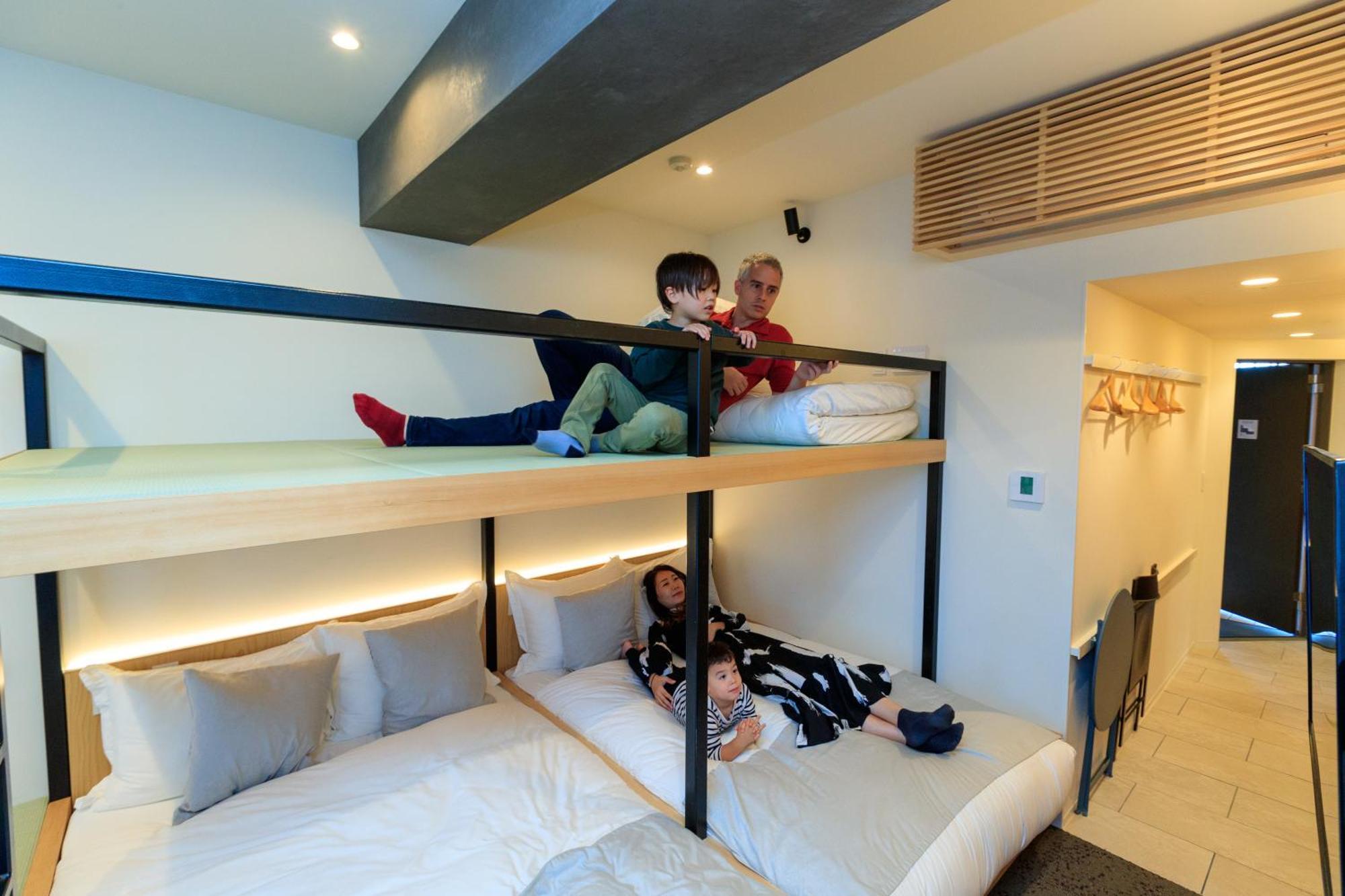 Deluxe Triple Room Max5 Comfort3