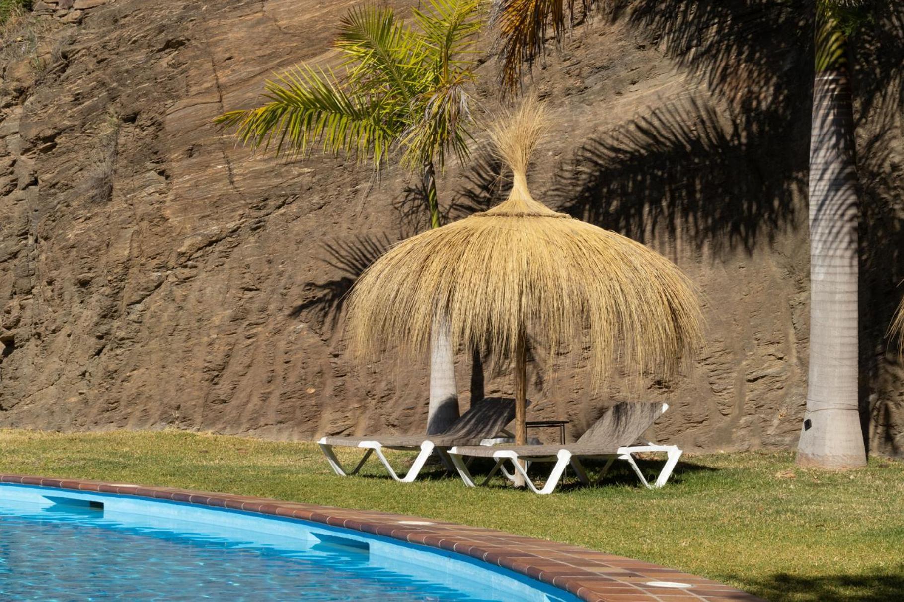 Studio Pool View