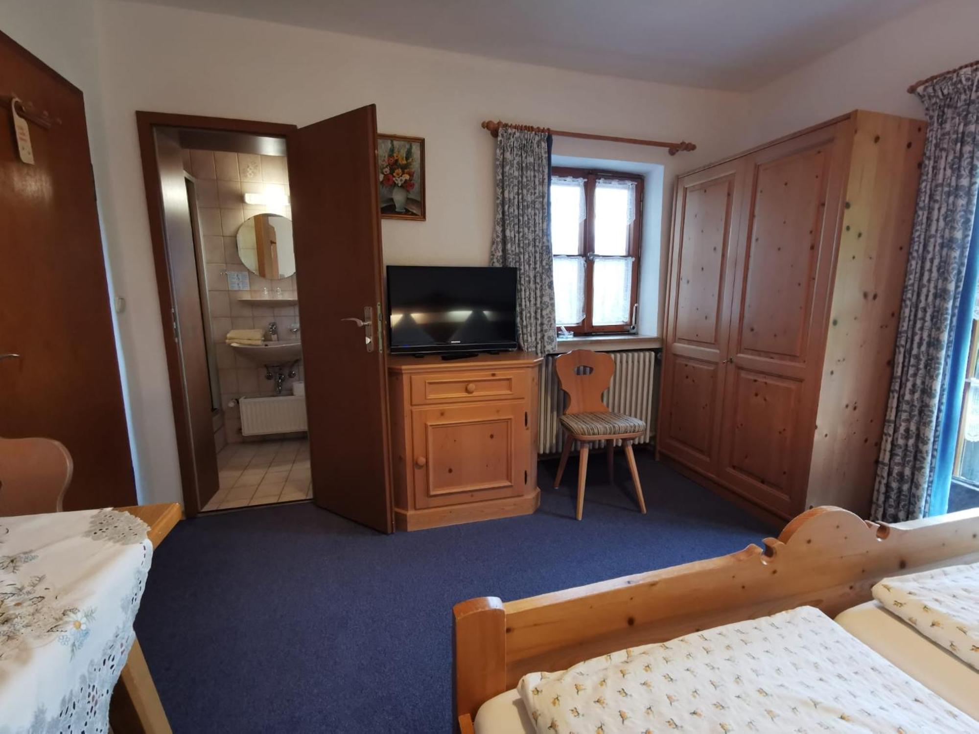Double Room Mountain View