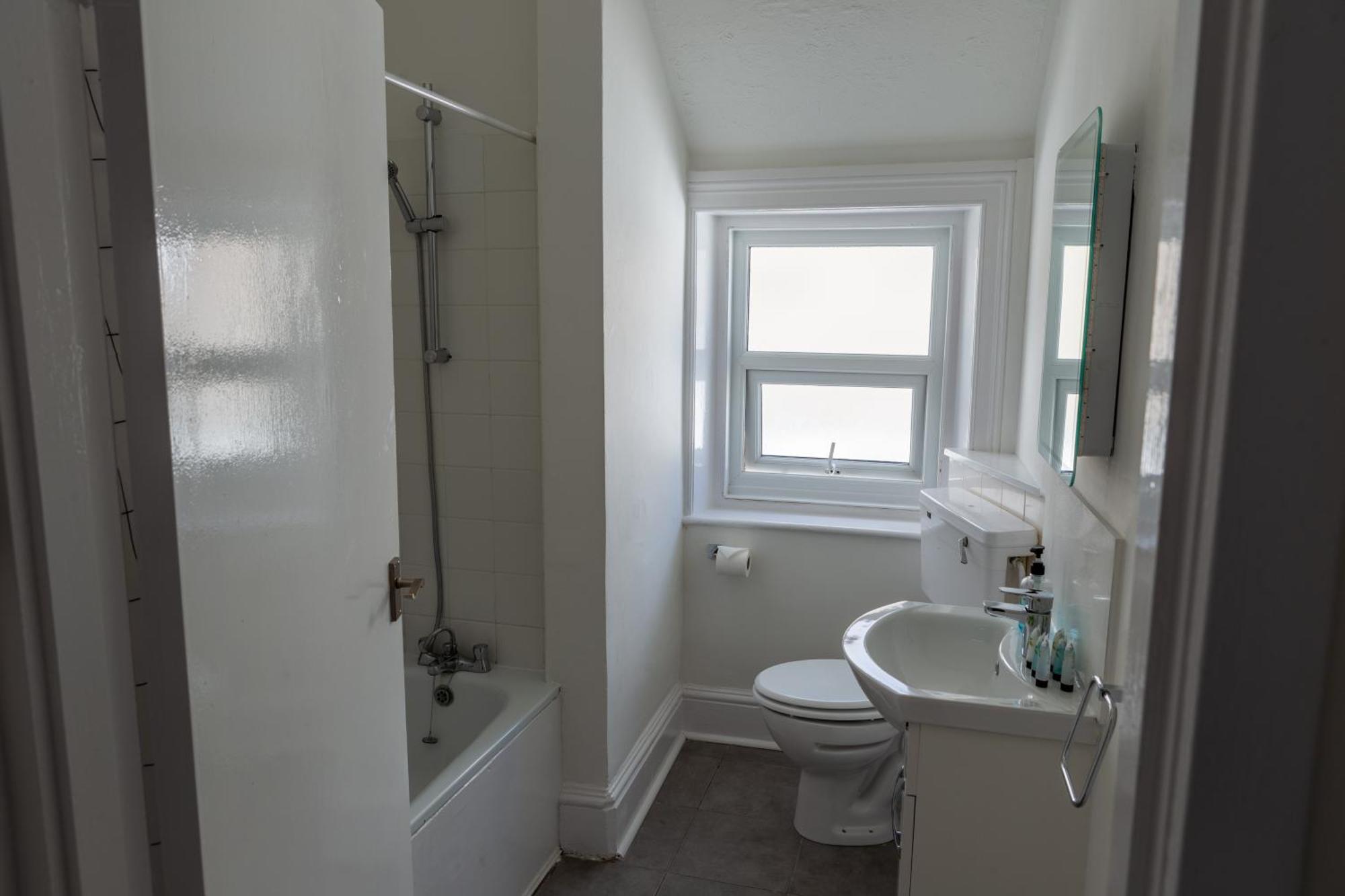Twin Room Shower