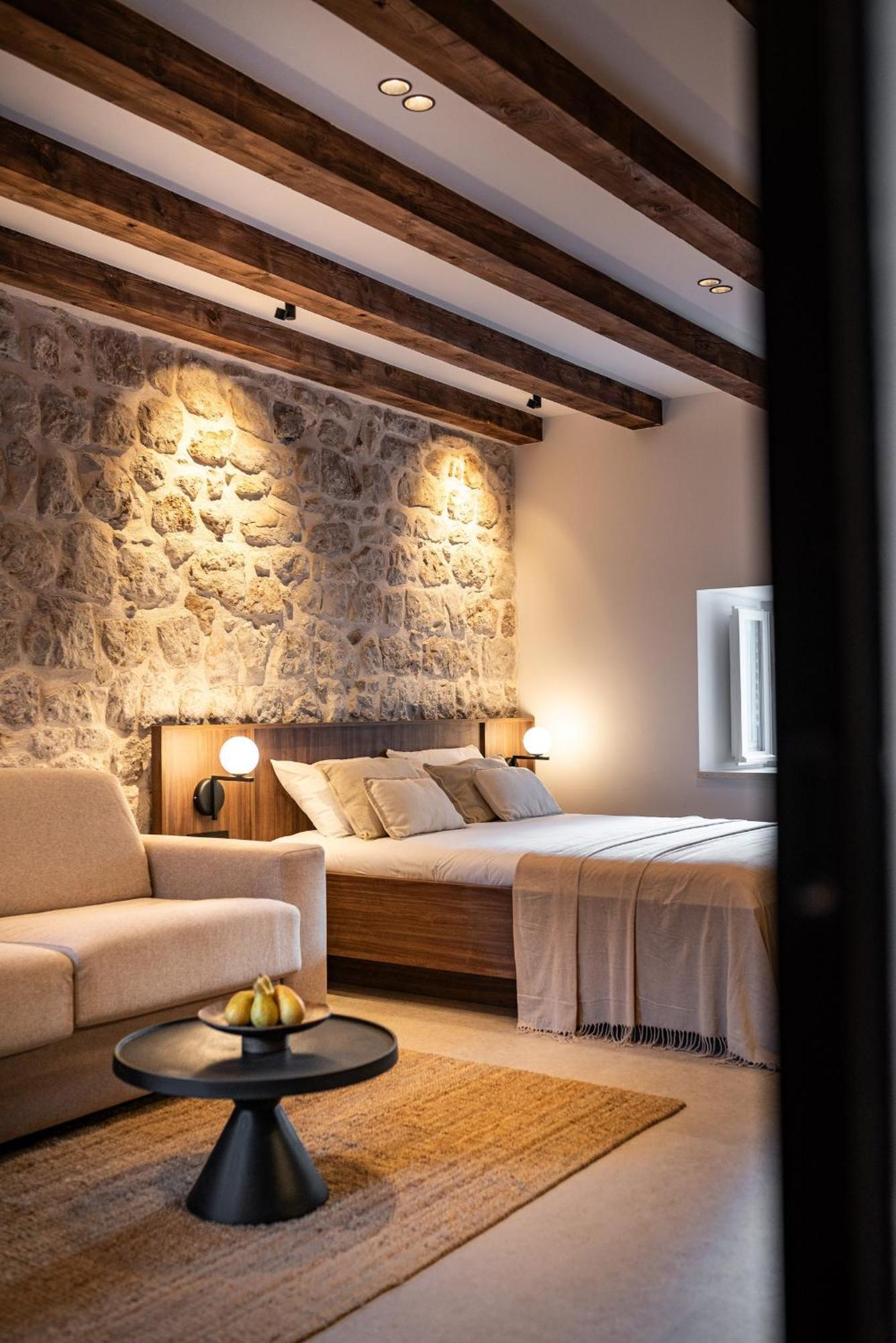 Deluxe Suite,1594183545:JPEG