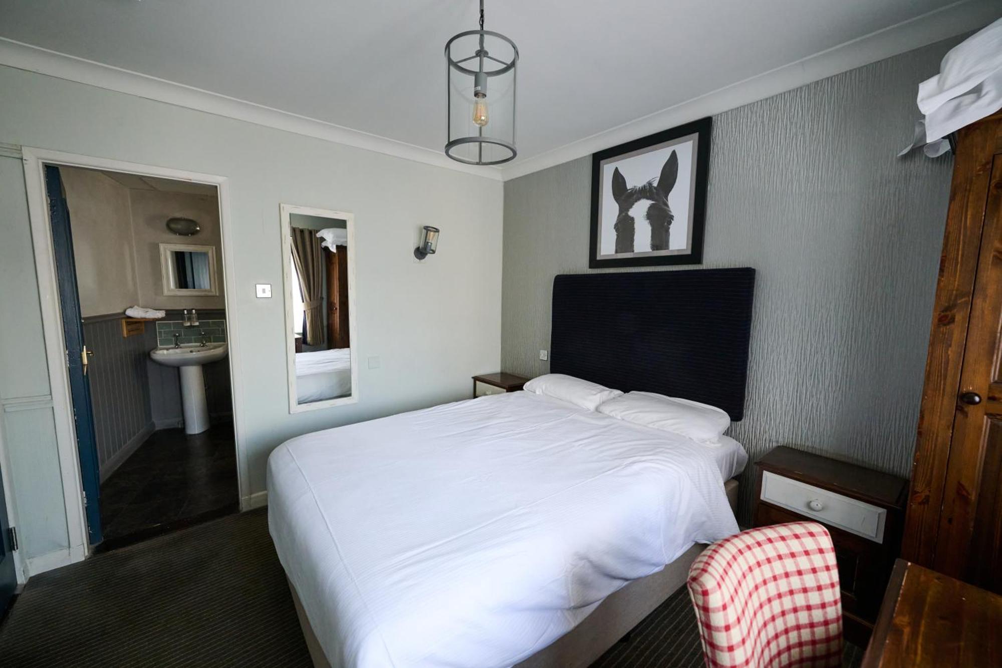 Double Room,1597603465:JPEG