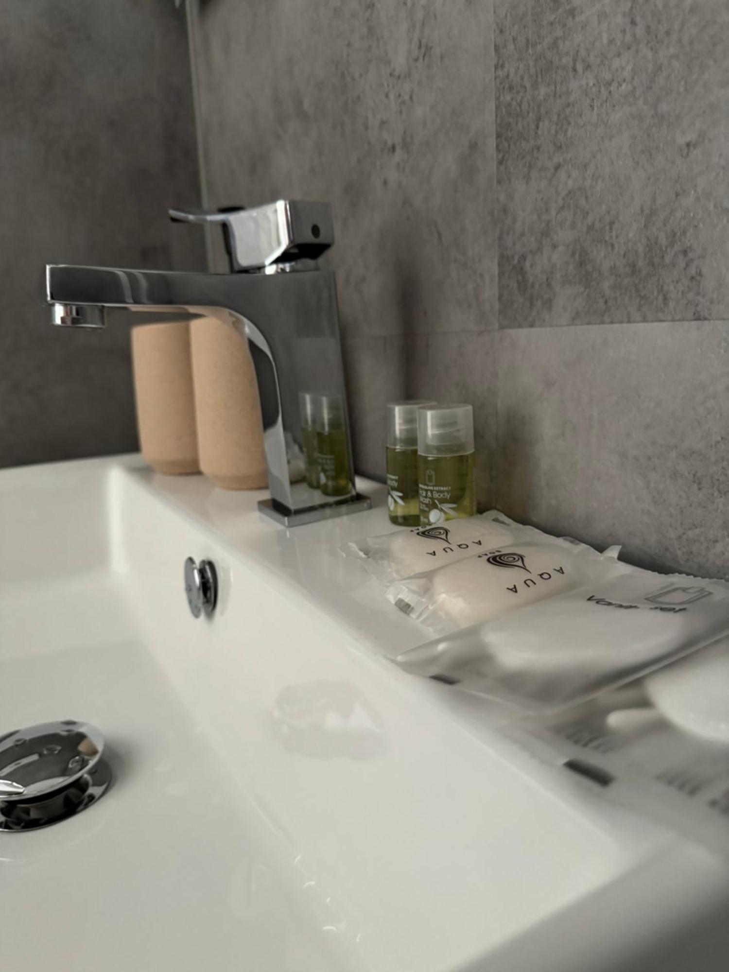Double Room Private Bathroom