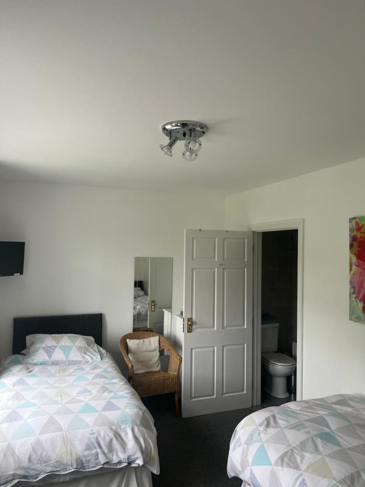 Twin Room,1598913141:JPEG
