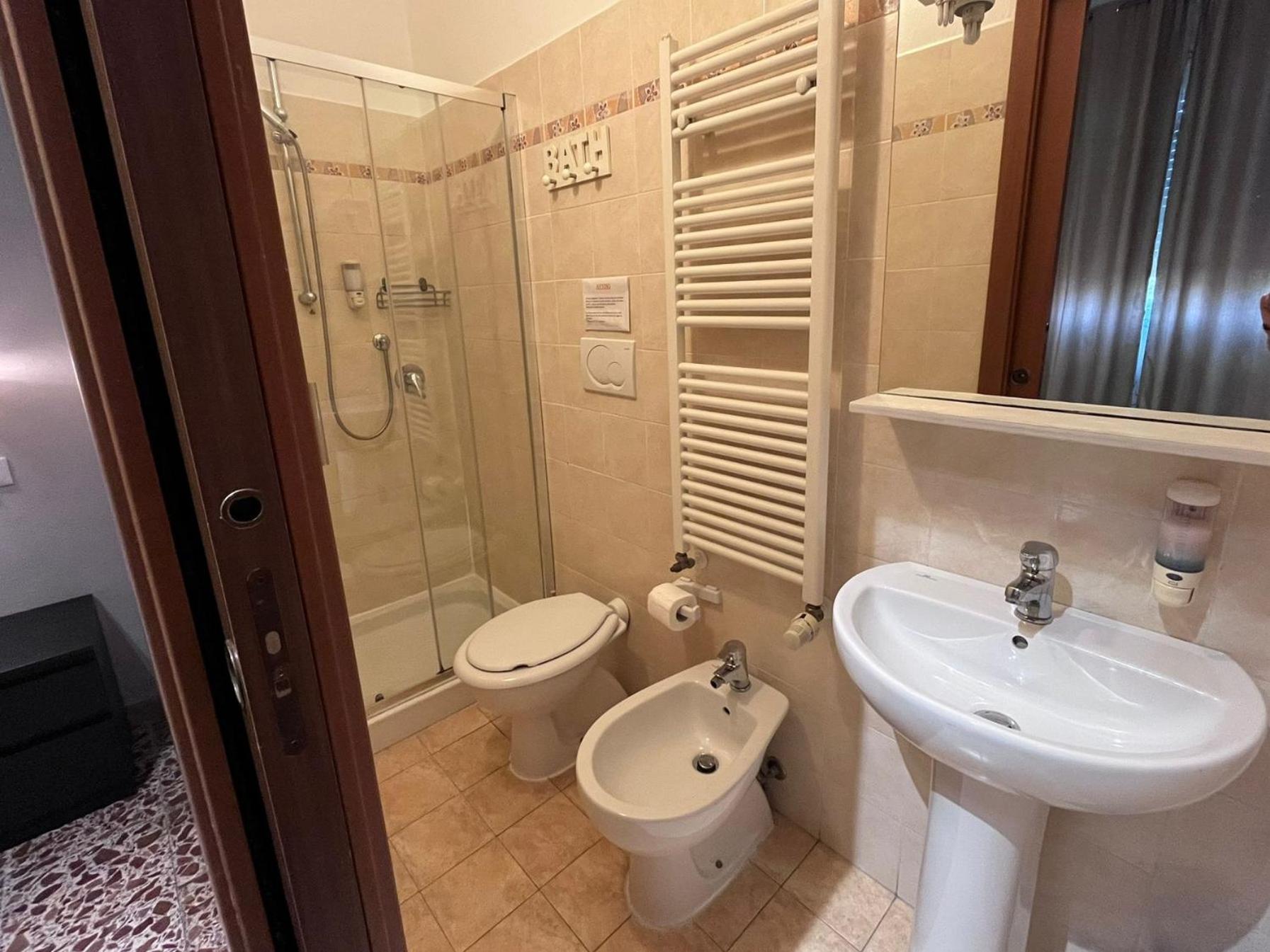 Double Room Private Bathroom
