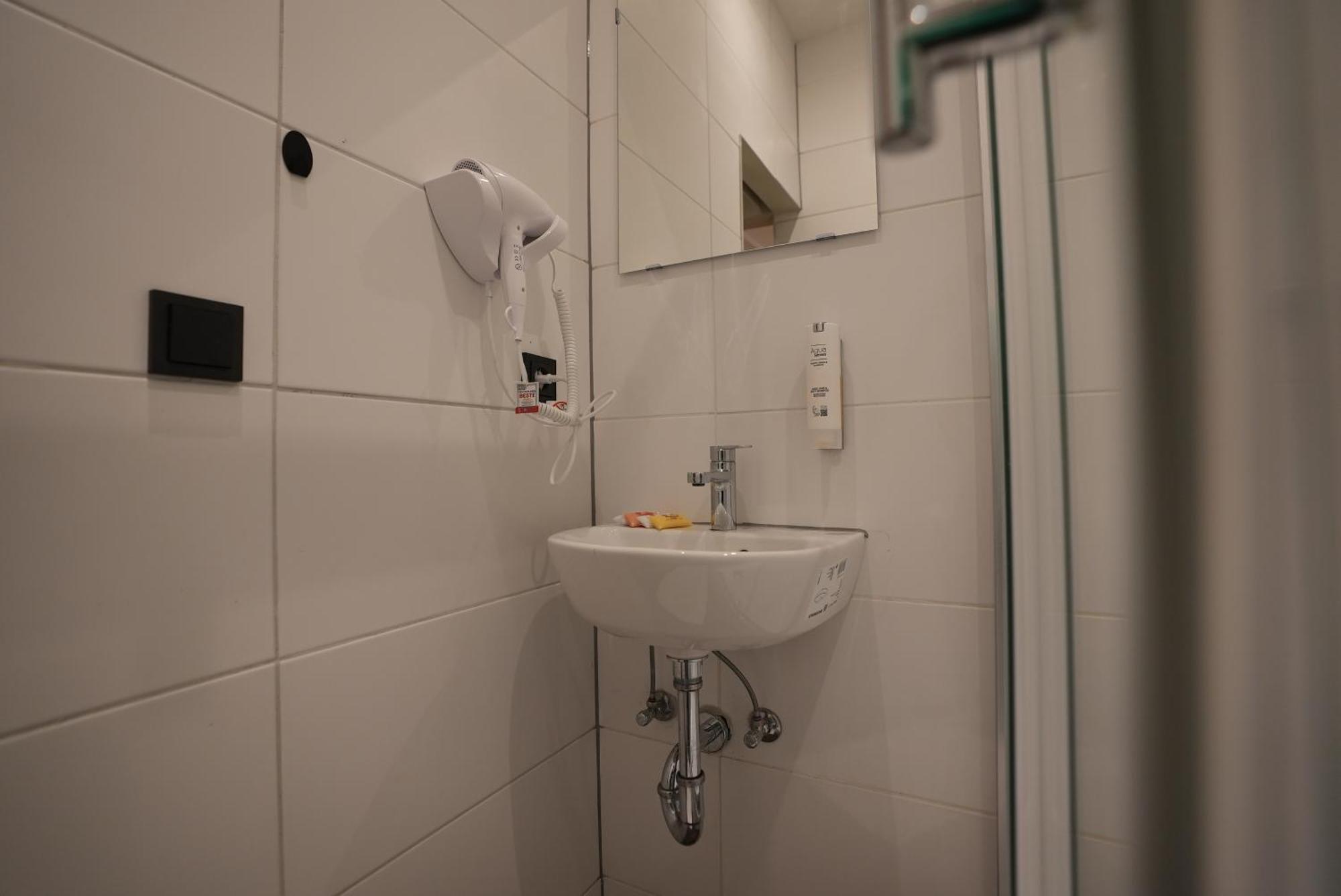 Budget Double Room Basement