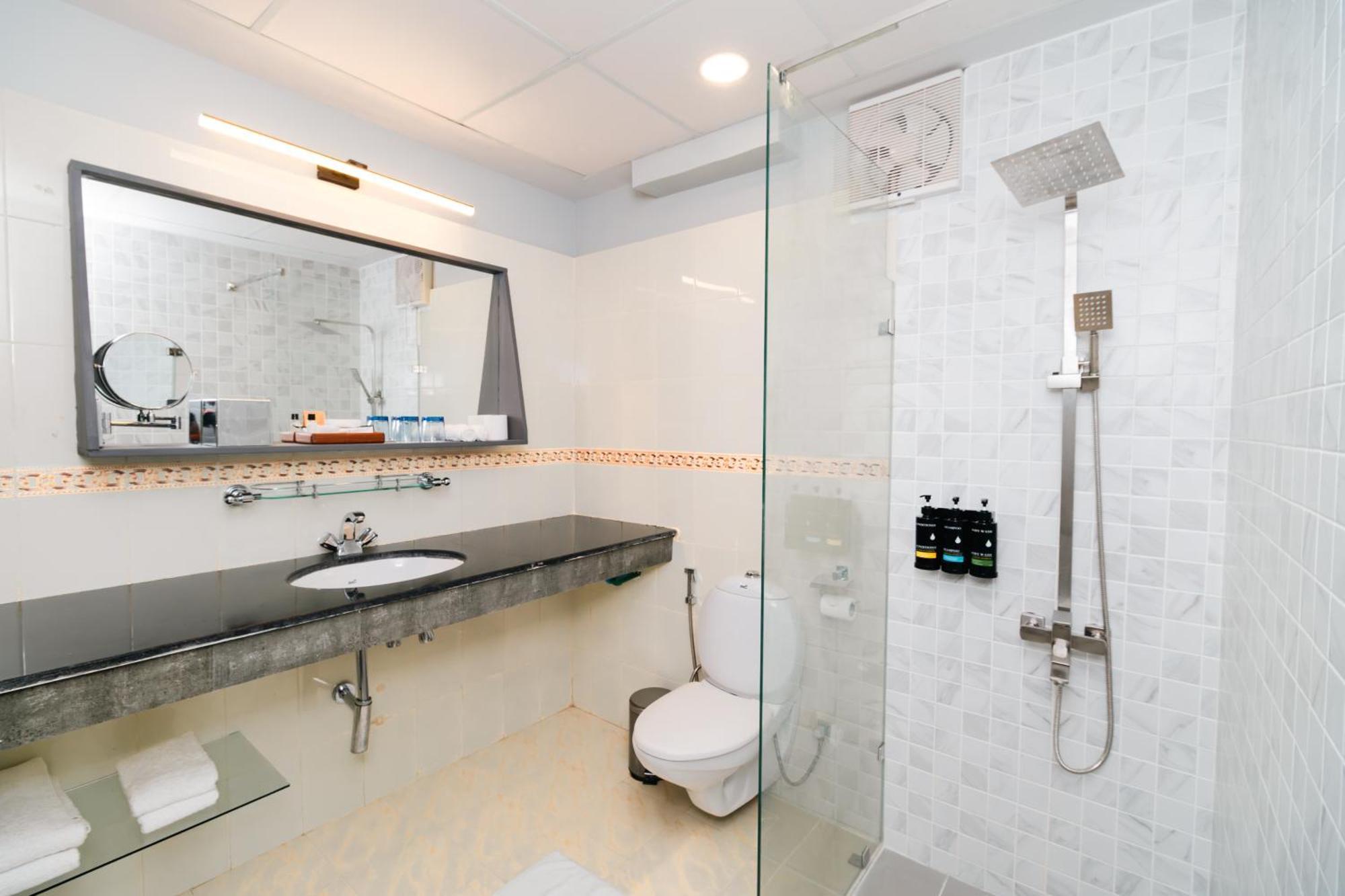Standard Zweibettzimmer (kostenfreier Flughafentransfer (Hin- und Rückfahrt) und 10 % Ermäßigung auf Speisen und Getränke)