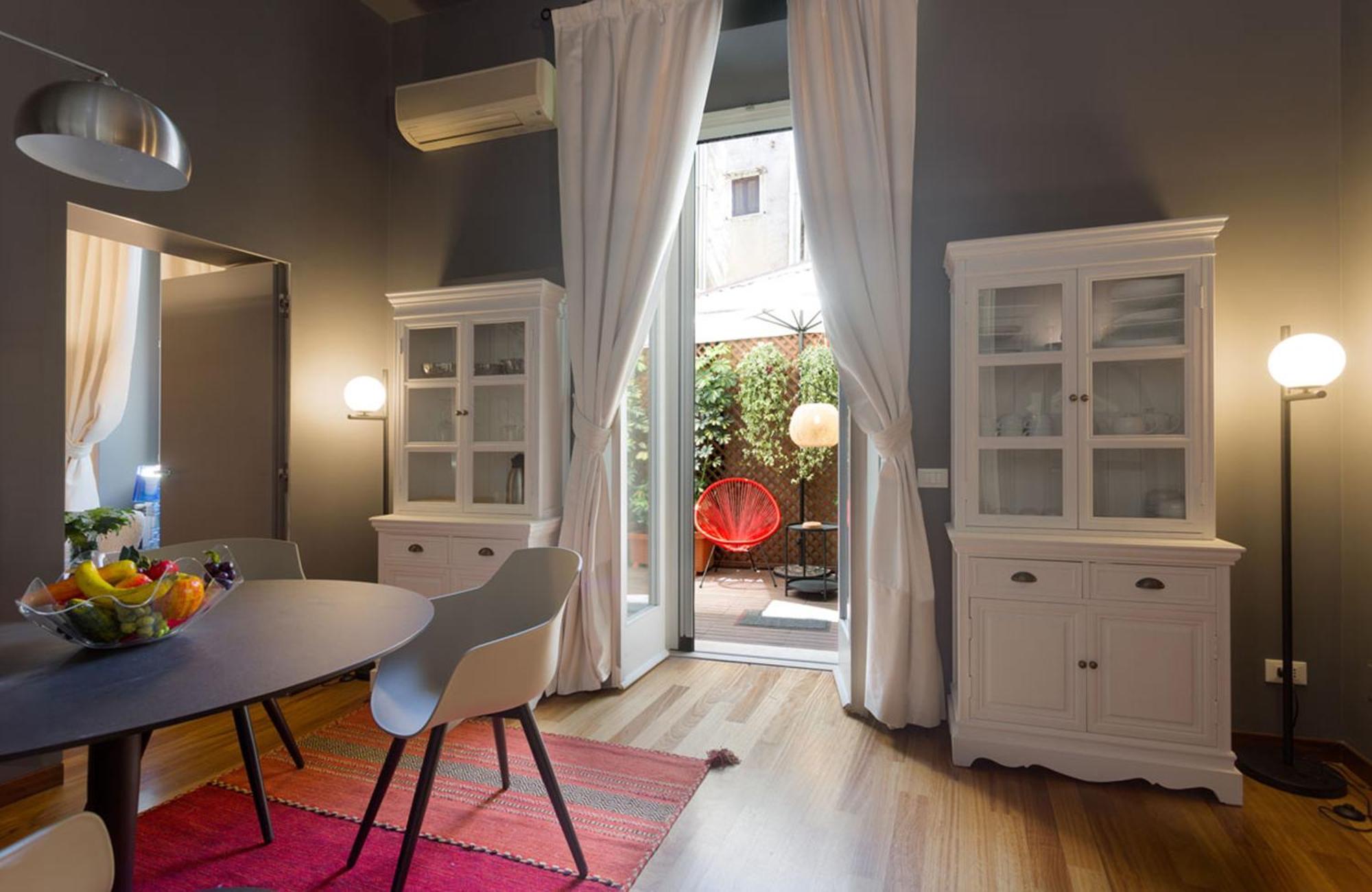 One-Bedroom Deluxe Apartment