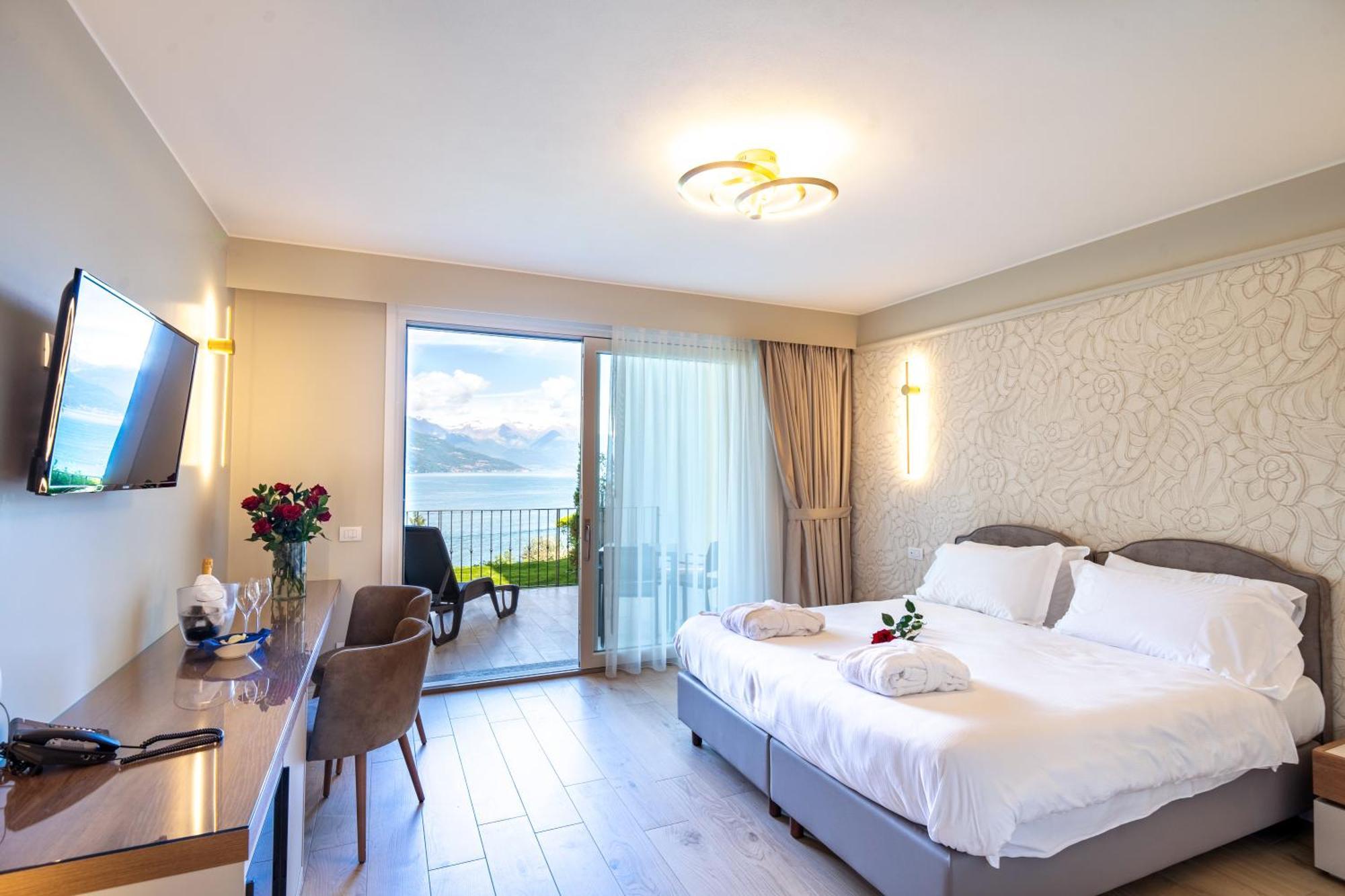 Deluxe Double or Twin Room Lake View