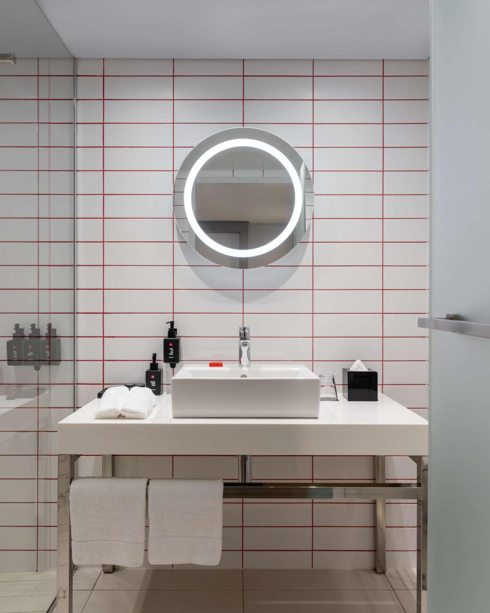 Family Room with Mountain View,1731506436:JPEG