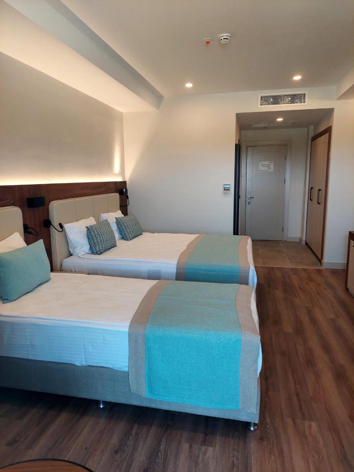 Double Room with Pool View,1621072045:JPEG