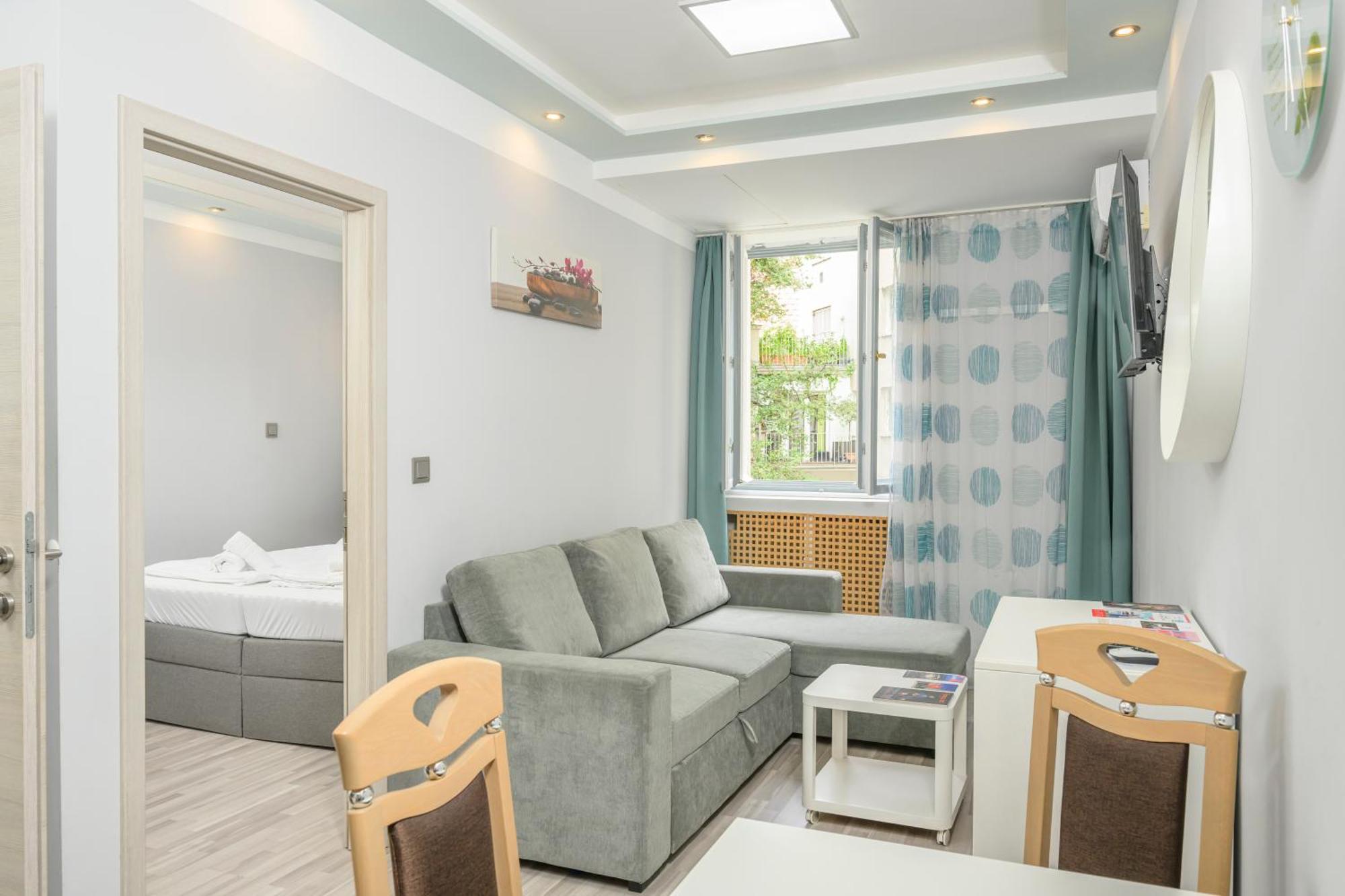 Deluxe Apartment