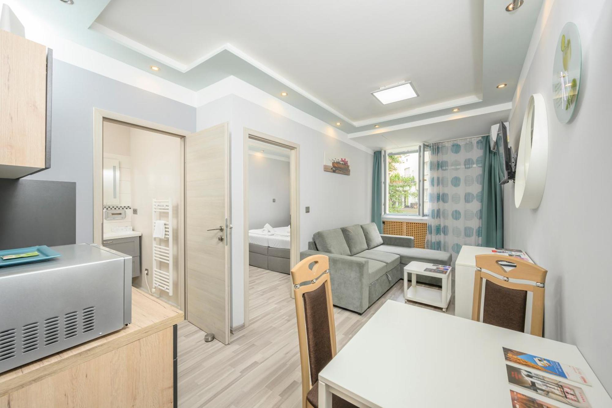 Deluxe Apartment