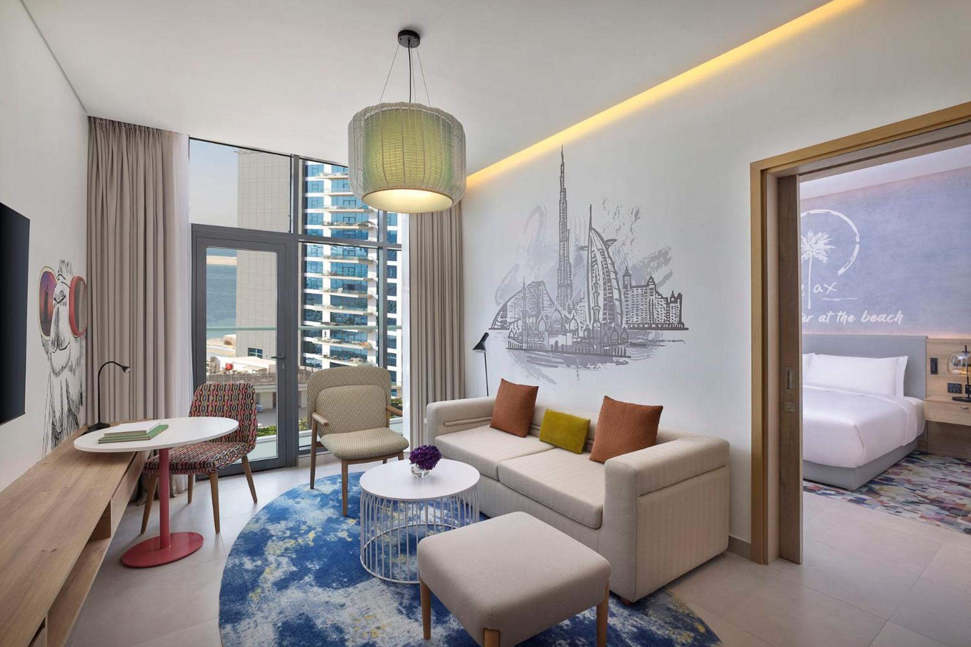 One Bedroom Sea View Suite Balcony Beach & Rooftop Infinity Pool Access