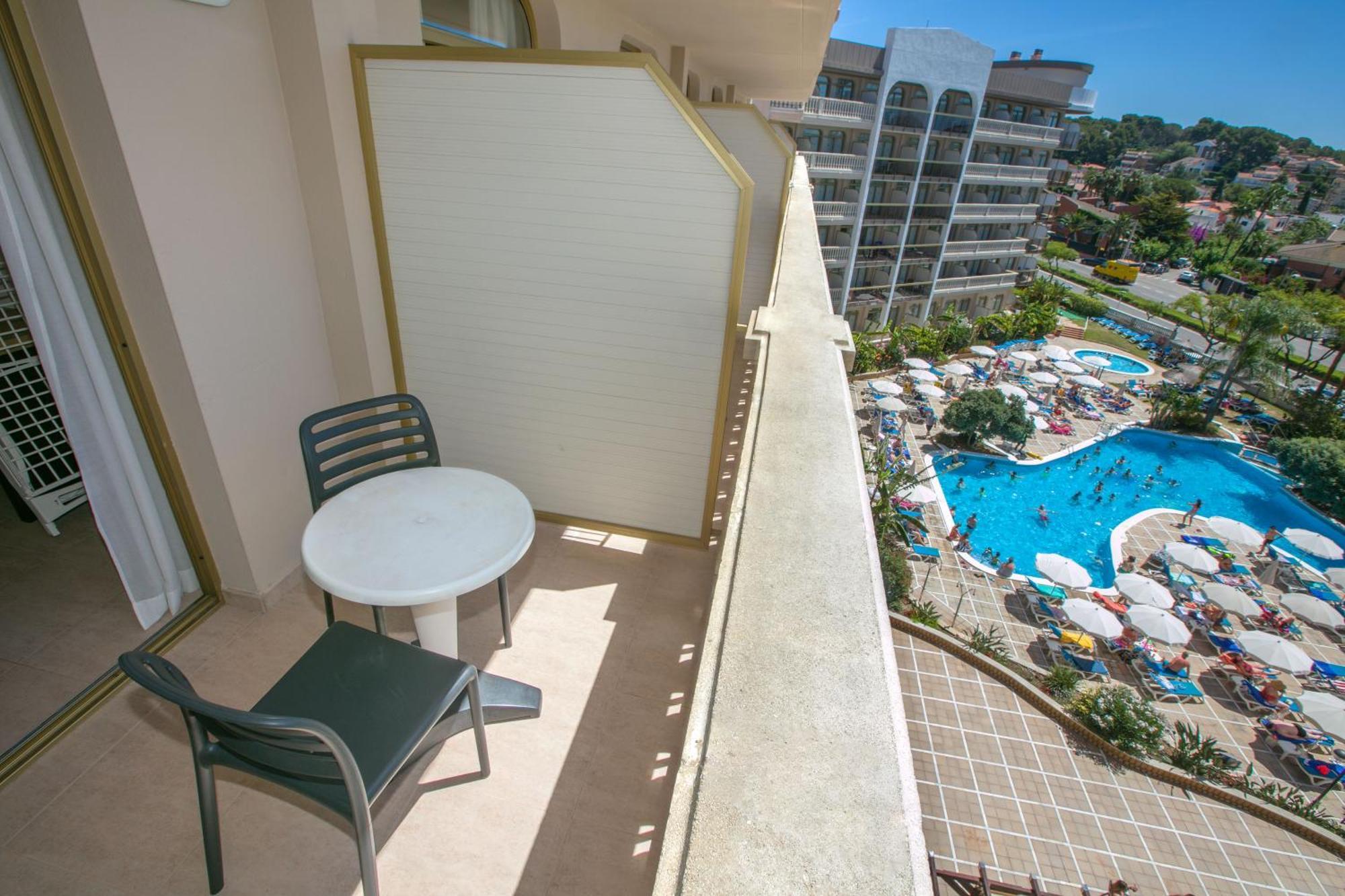 Apartment mit Poolblick (1 Erwachsener)
