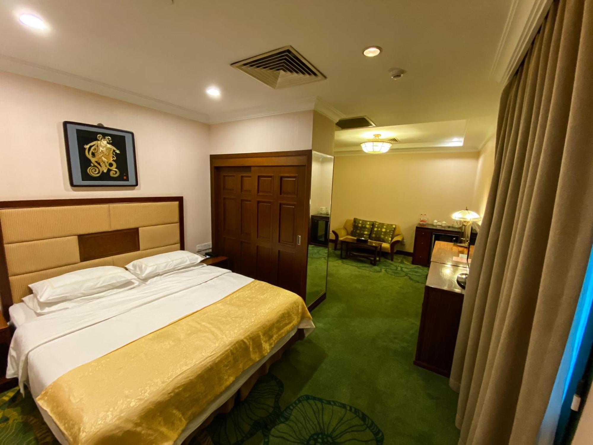 Superior Queen Room