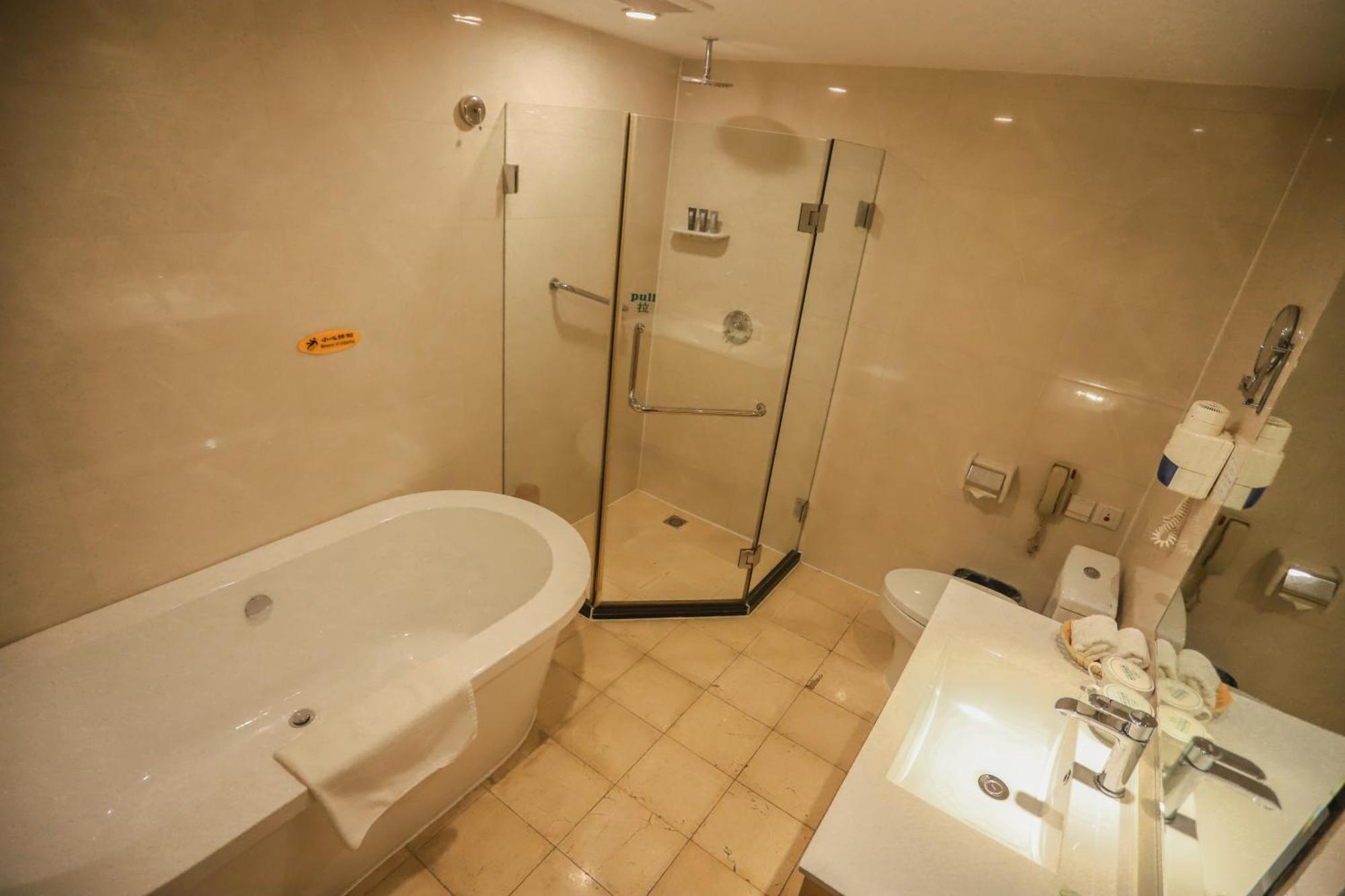 Superior Queen Room