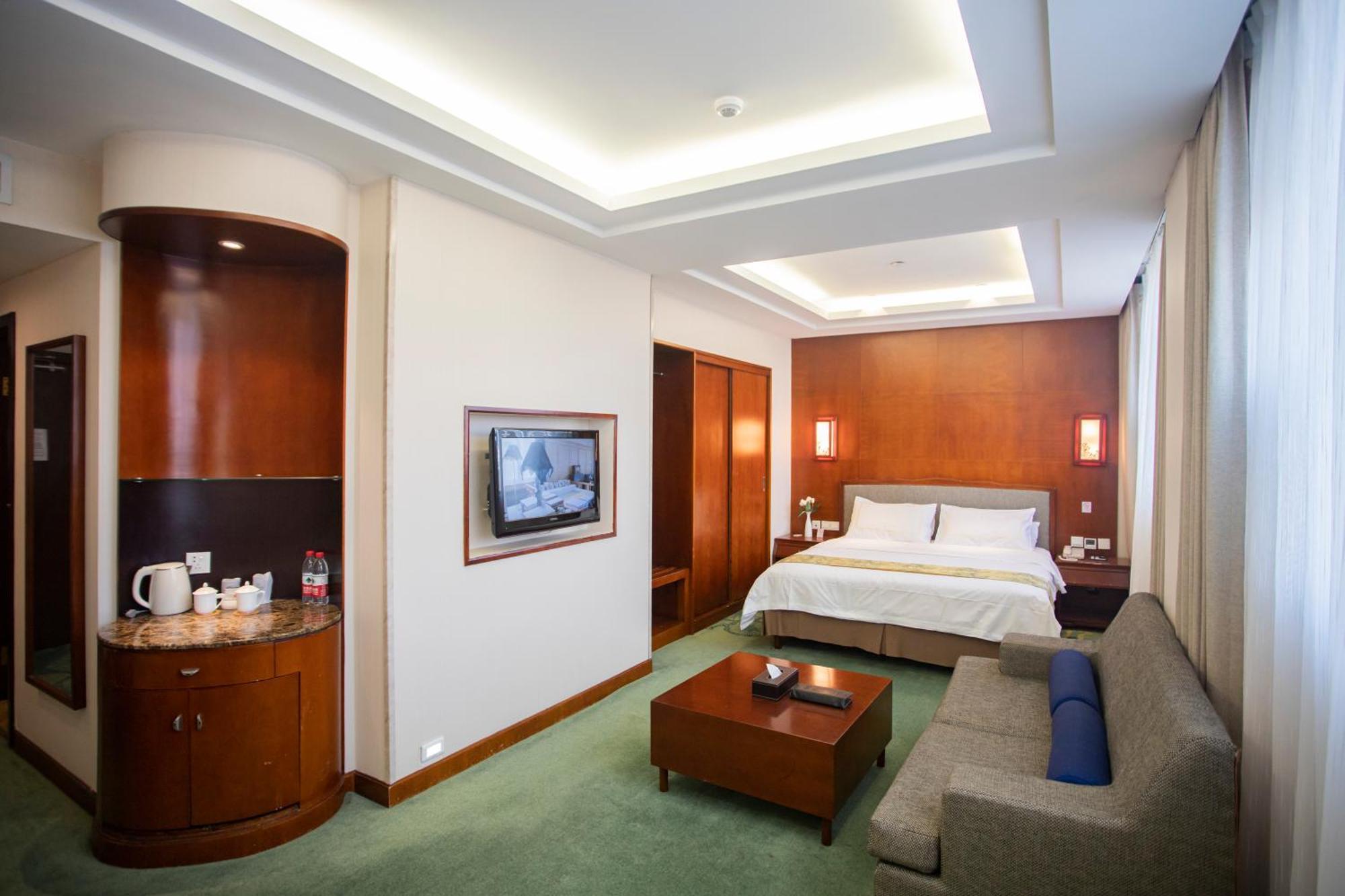 Superior Queen Room