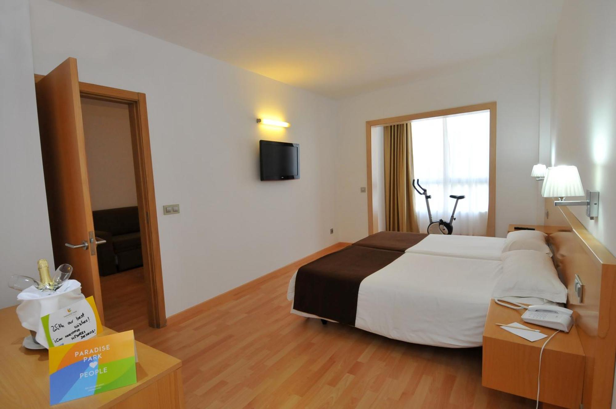 Premium Familiekamer (2 Volwassenen + 1 Kind)