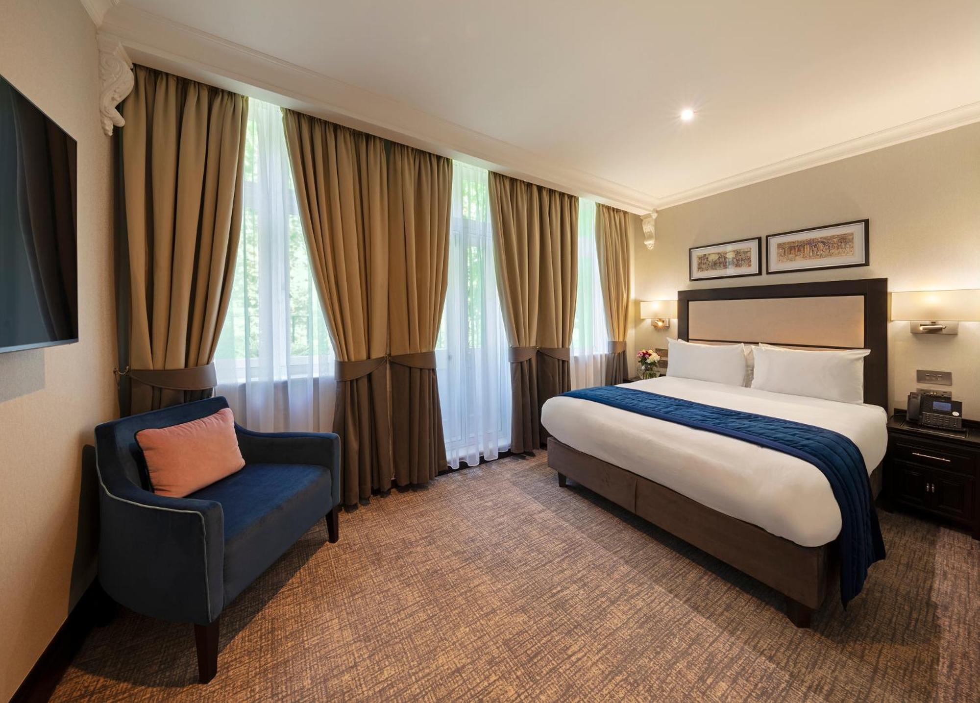 Quarto Queen Superior