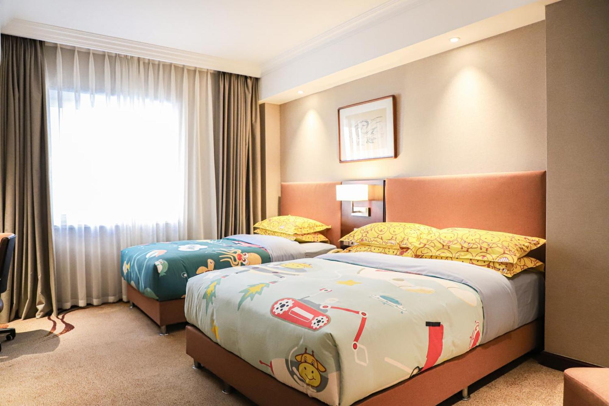 Deluxe Family Room