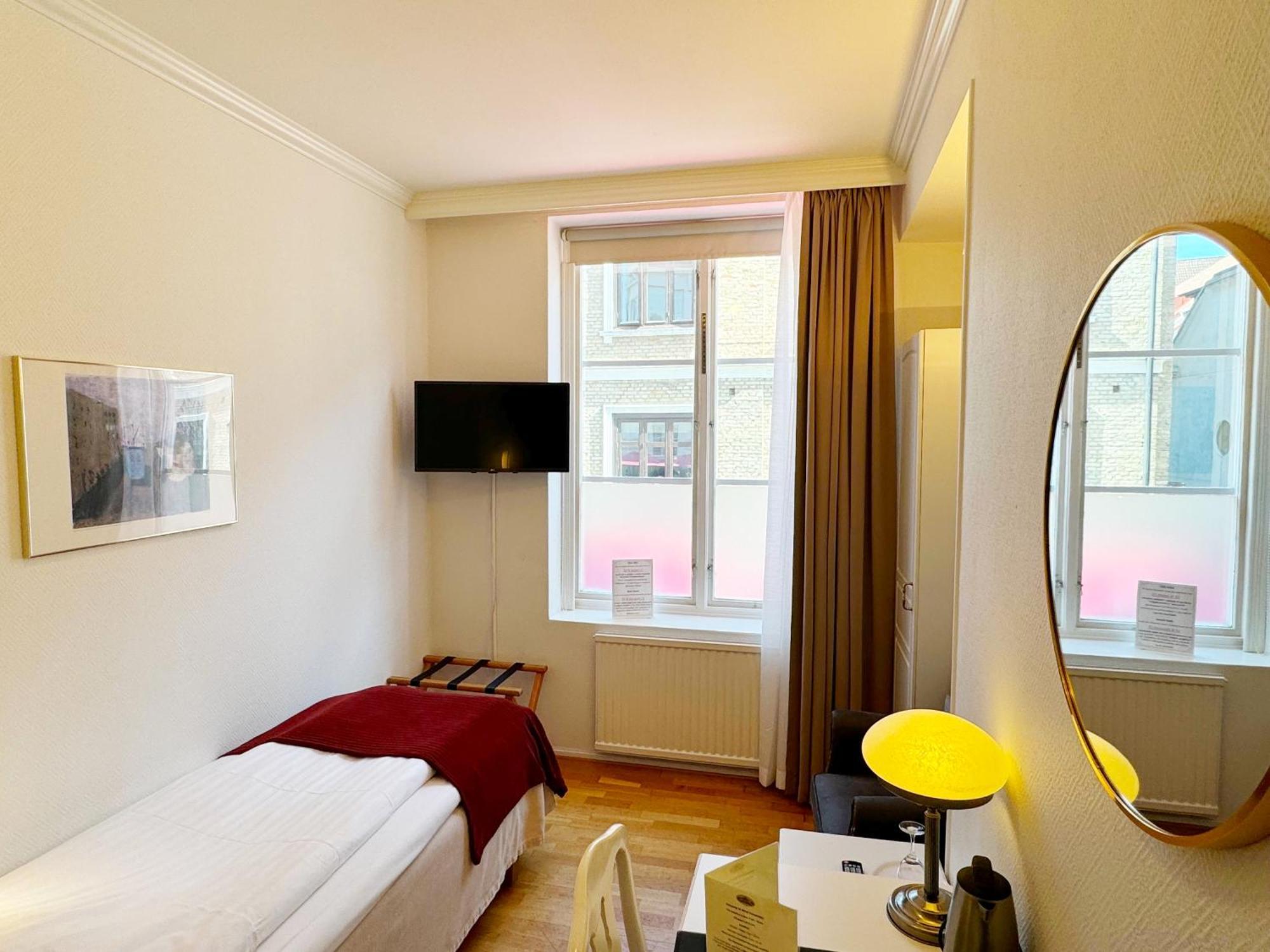 Superior Single Room,1742614195:JPEG