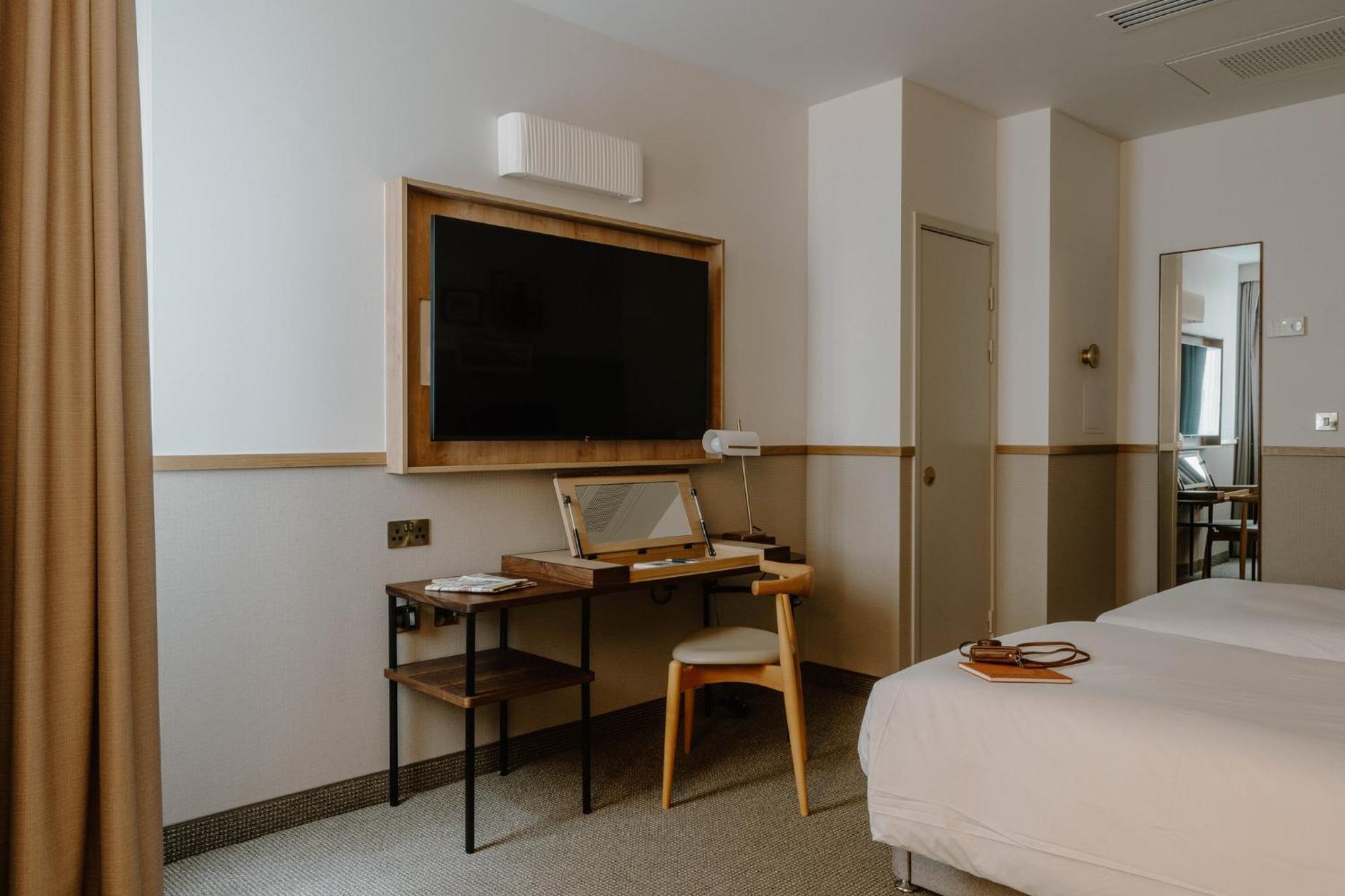 Superior Queen Room