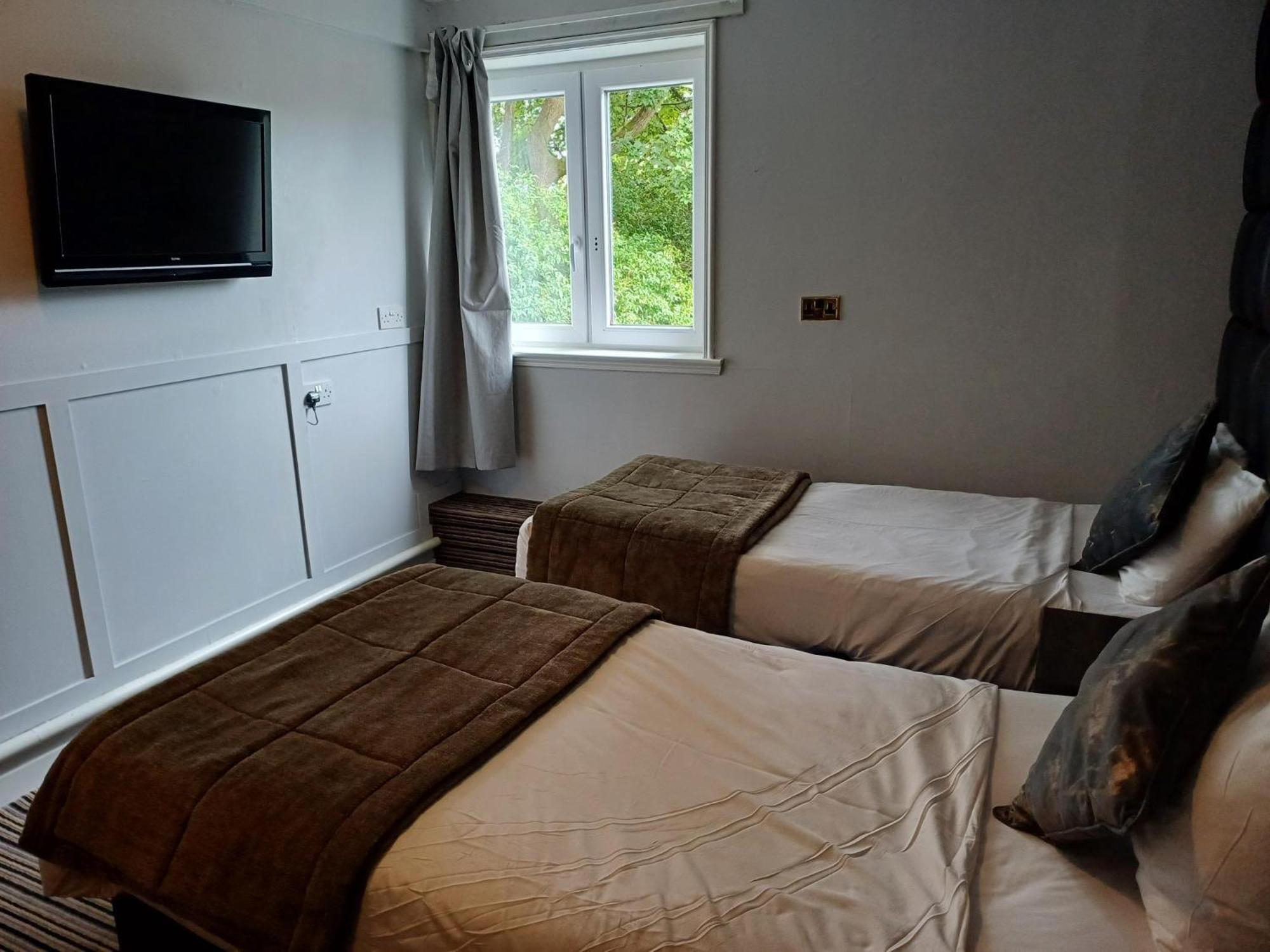 Zweibettzimmer mit eigenem Bad