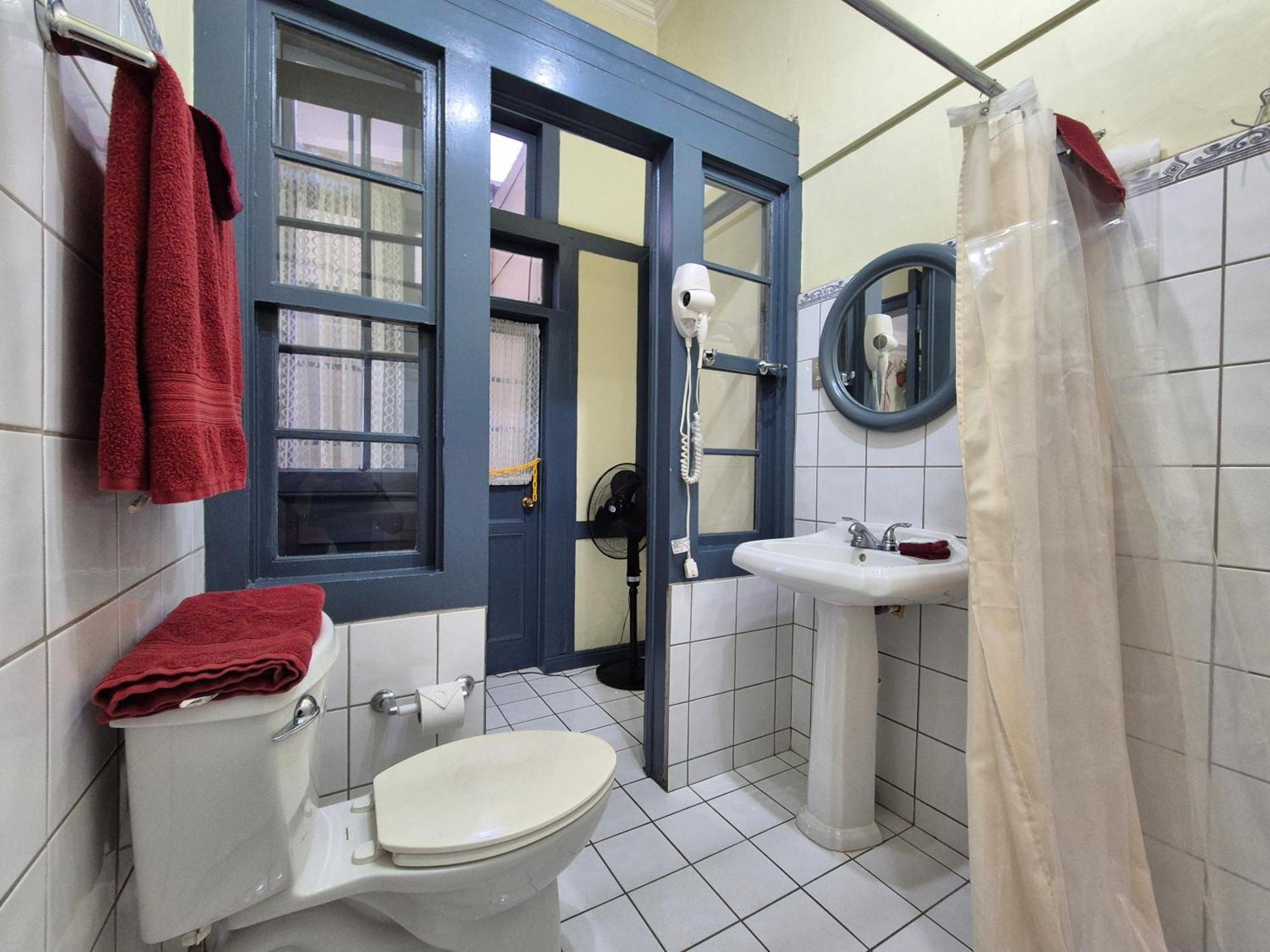 Standard Queen Room