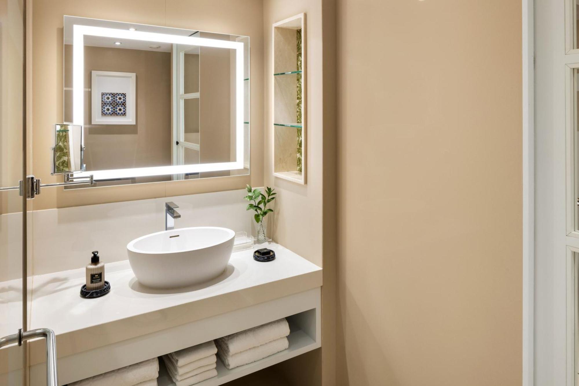 Quarto Grand Deluxe com 2 Camas de Solteiro, Varanda e Vista do Resort