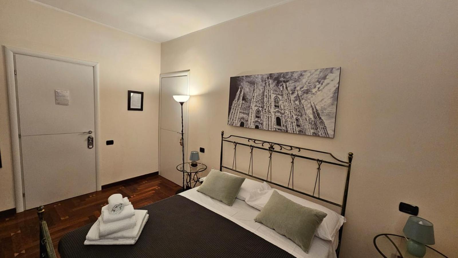Double Room Private External Bathroom