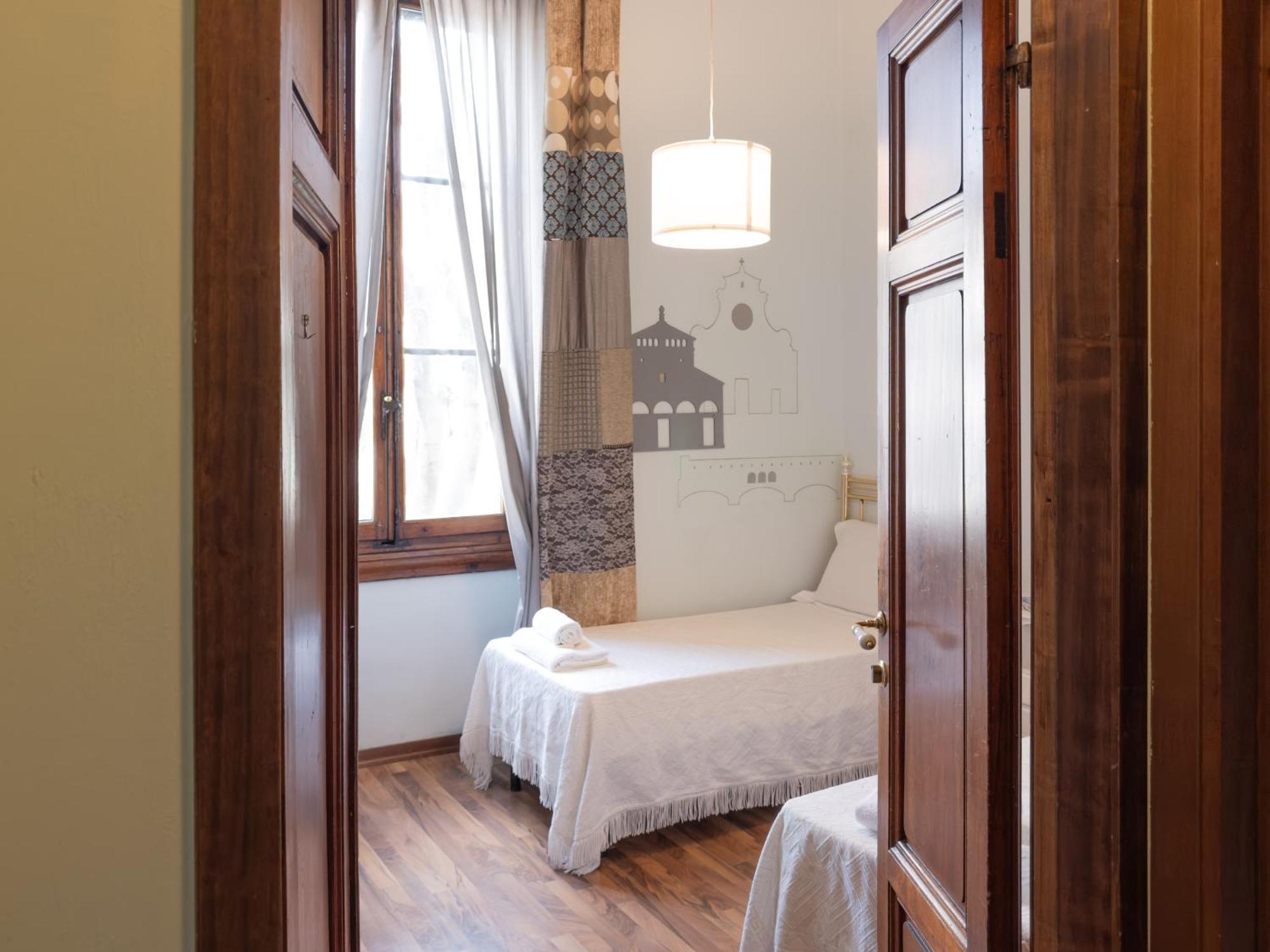Due connecting rooms city view
