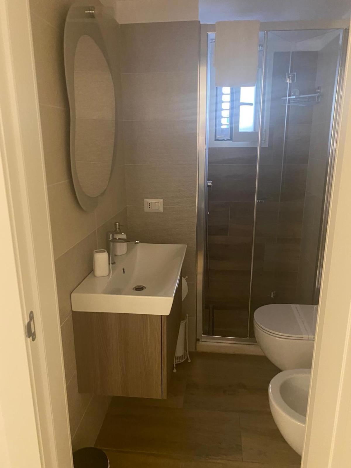 Standard Double or Twin Room,1613755111:JPEG