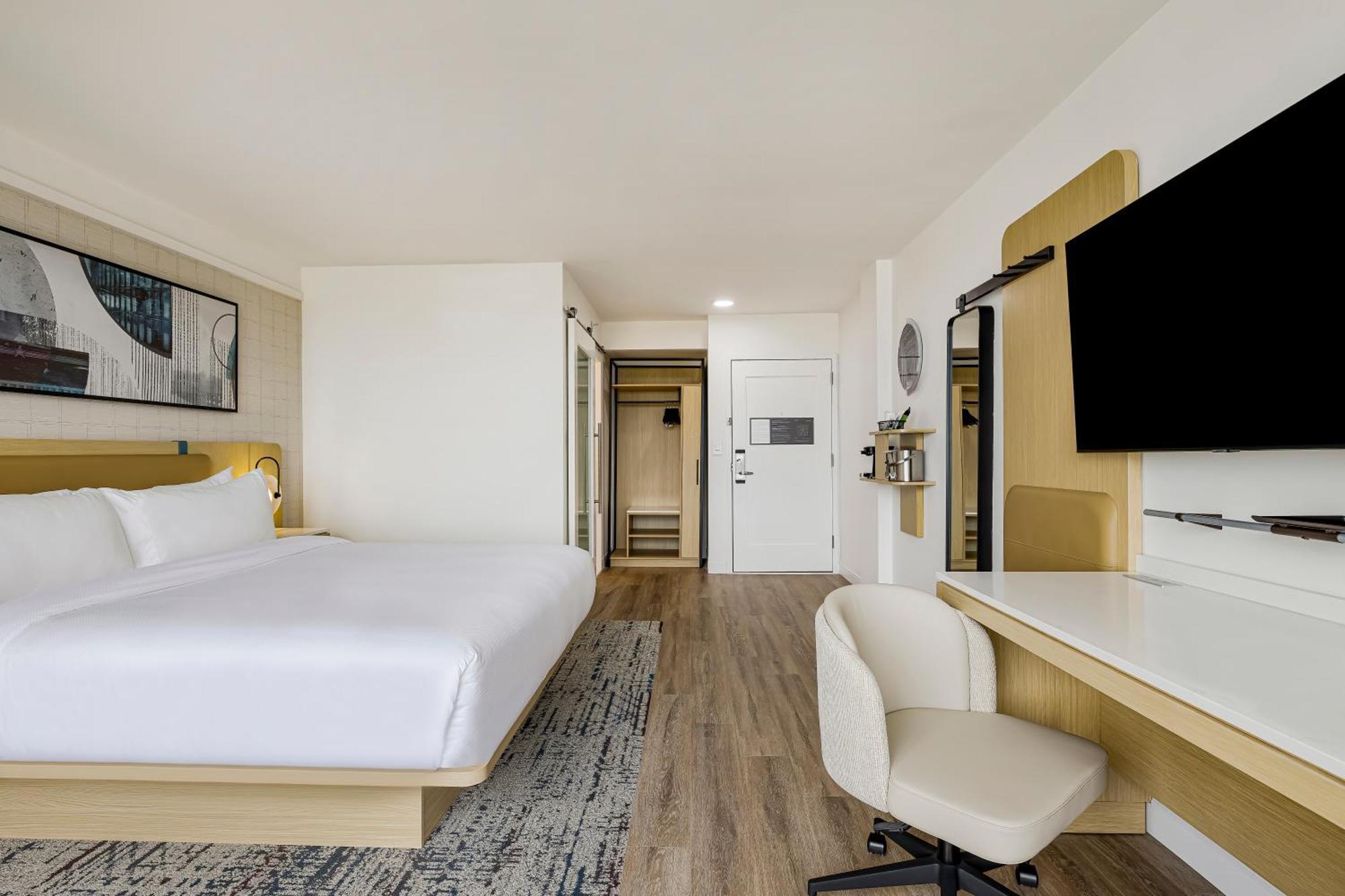 Standard King Room