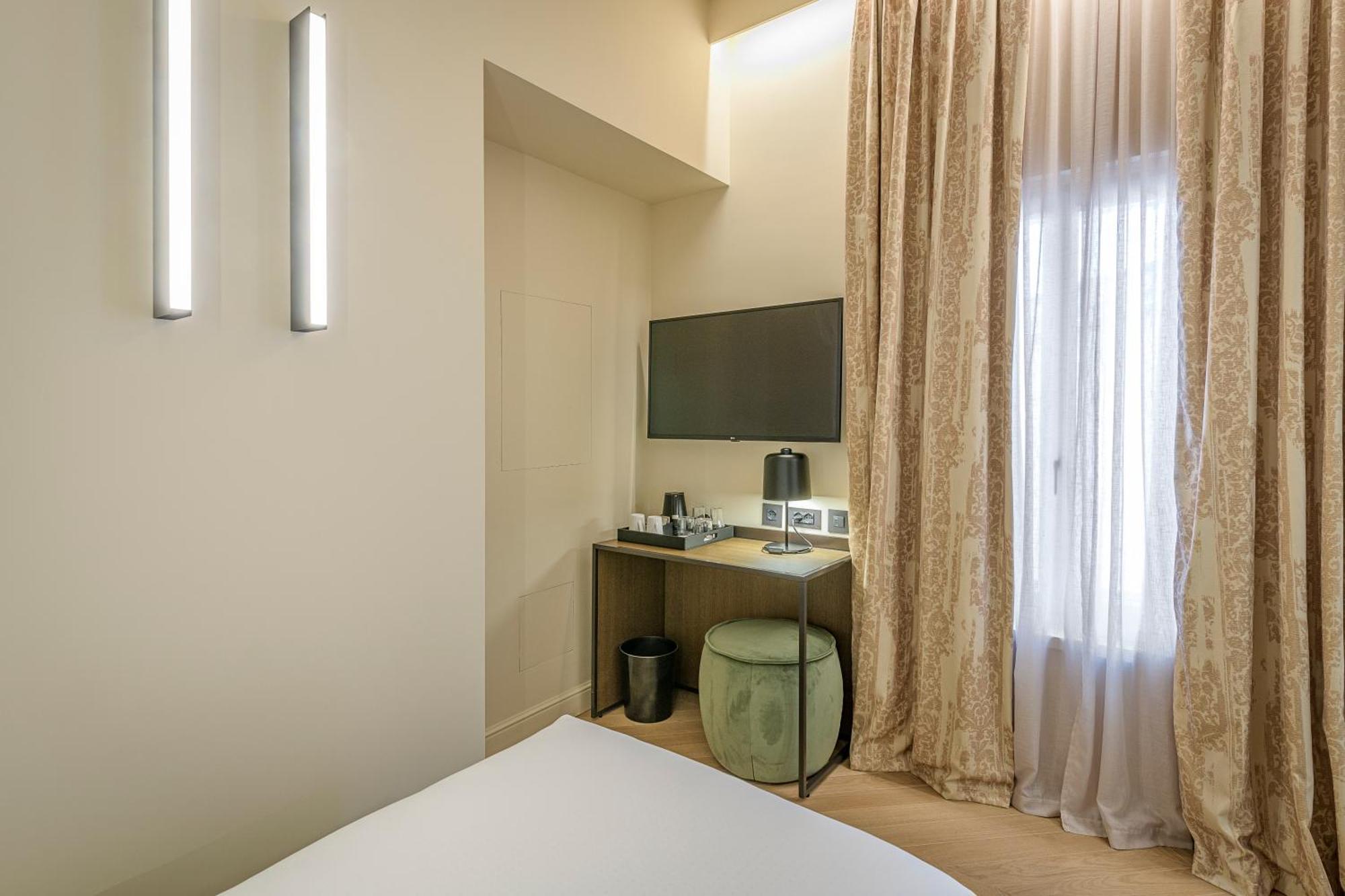 Small Single Room