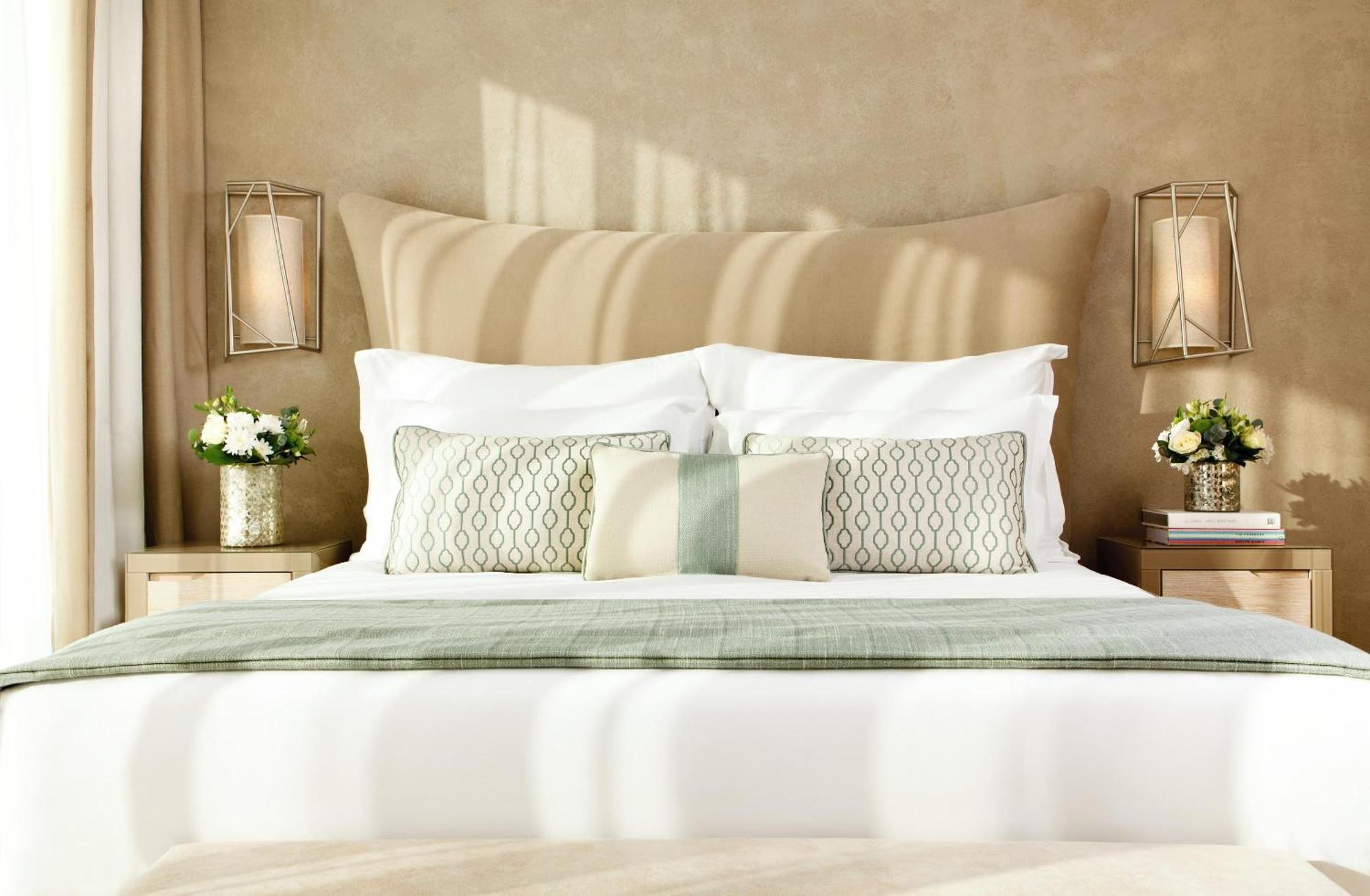 Chambre Familiale avec Jardin Privé - Vue sur Piscine