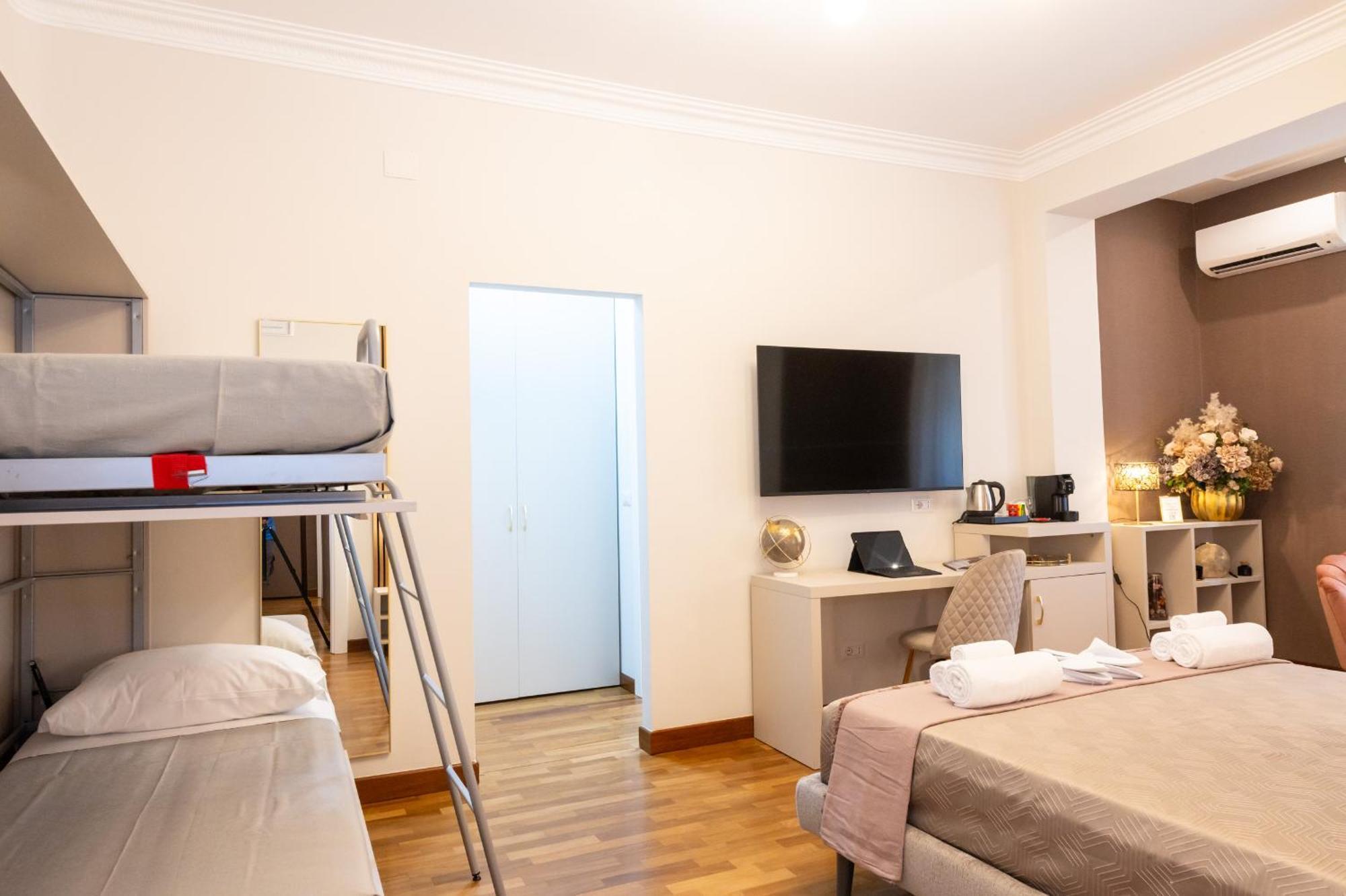 Deluxe Quadruple Room
