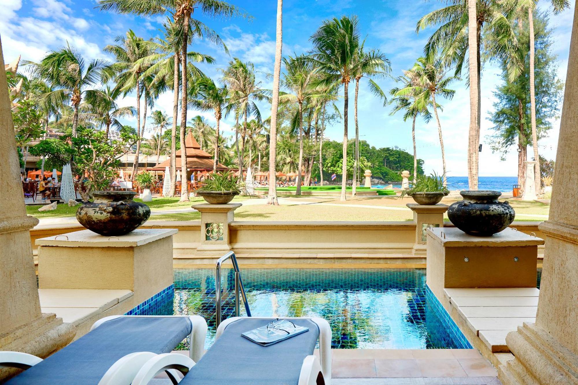 Deluxe Pool Access
