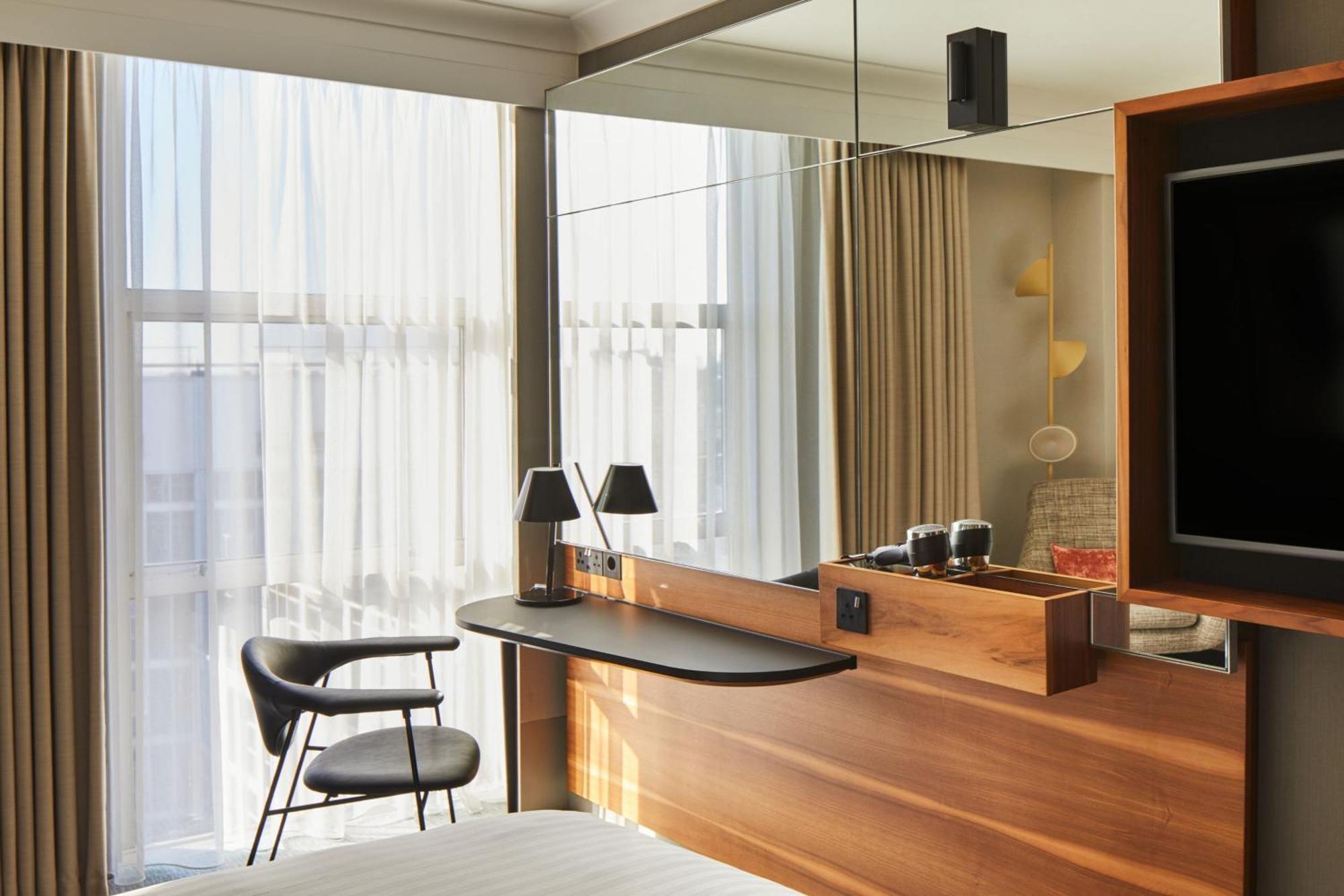 Deluxe Queen Room