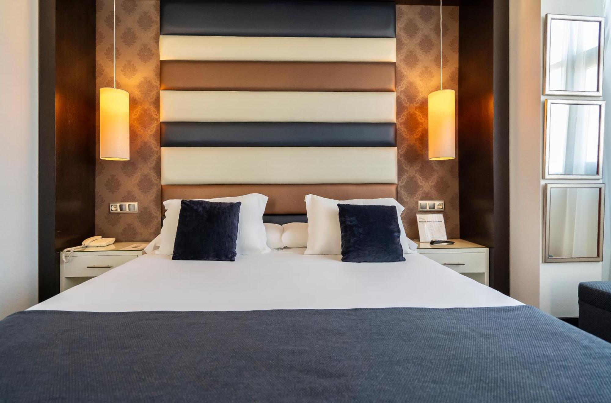Deluxe Double or Twin Room,1618266634:JPEG
