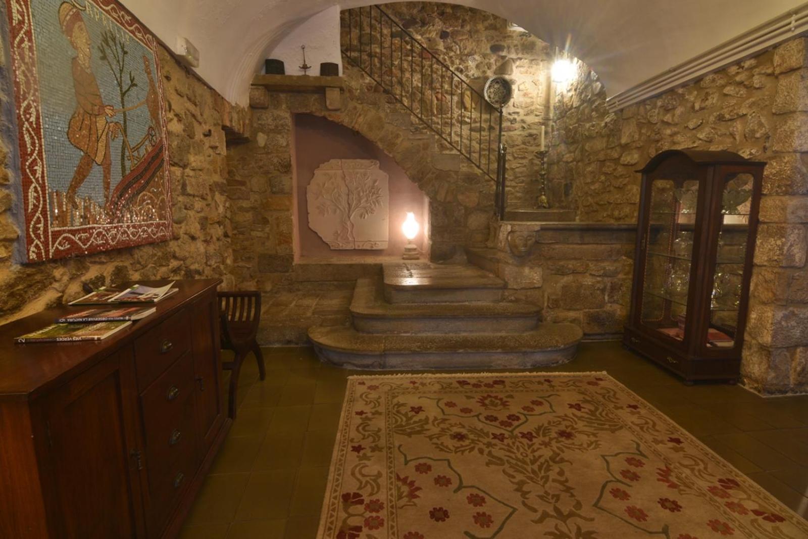 Single Room with Shared Bathroom,1619762678:JPEG