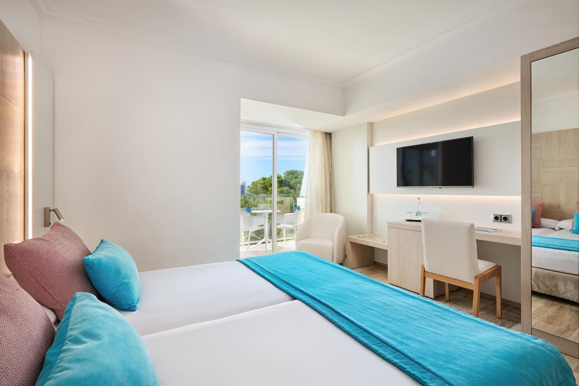 Double Room Pool View