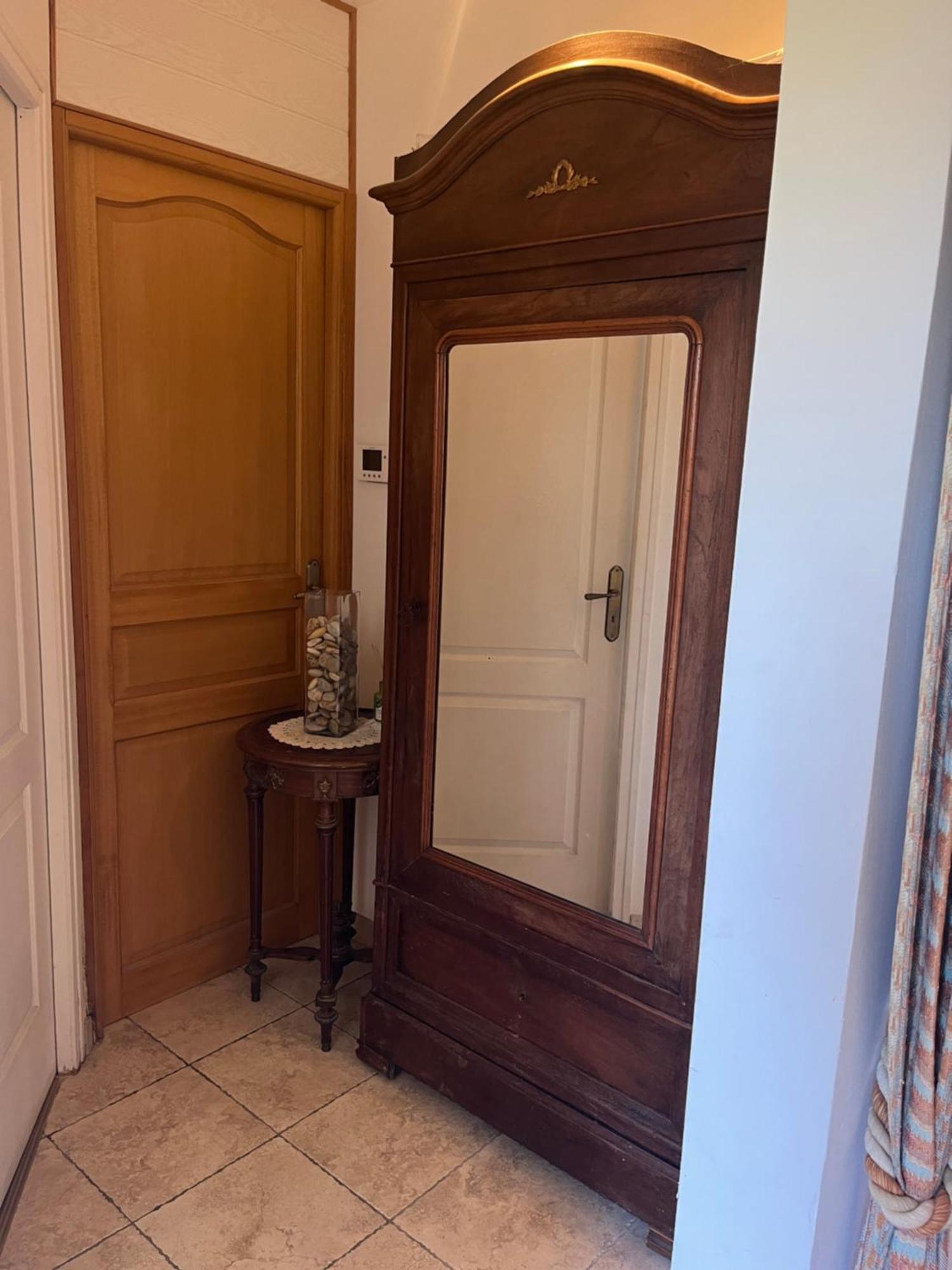 Family Room Private Bathroom