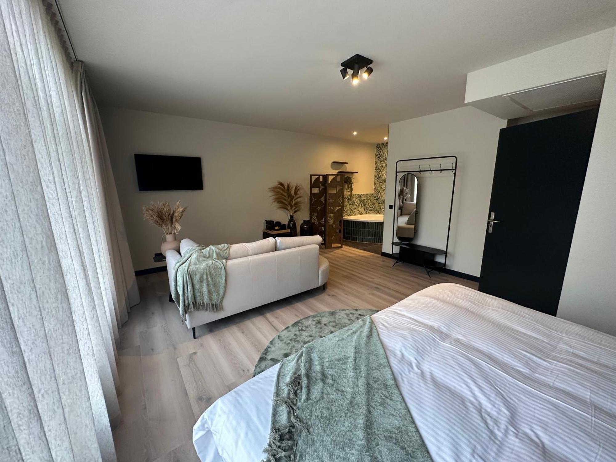 Deluxe Suite