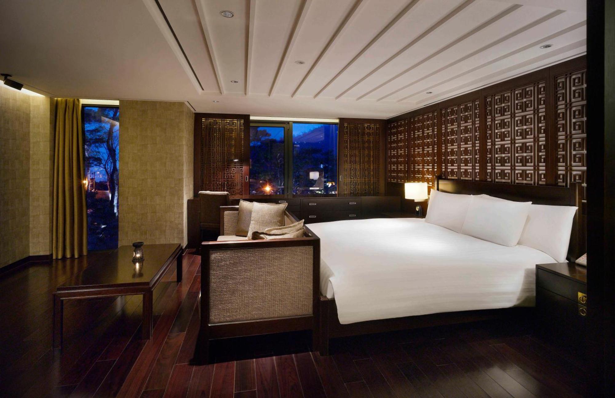 Banyan room