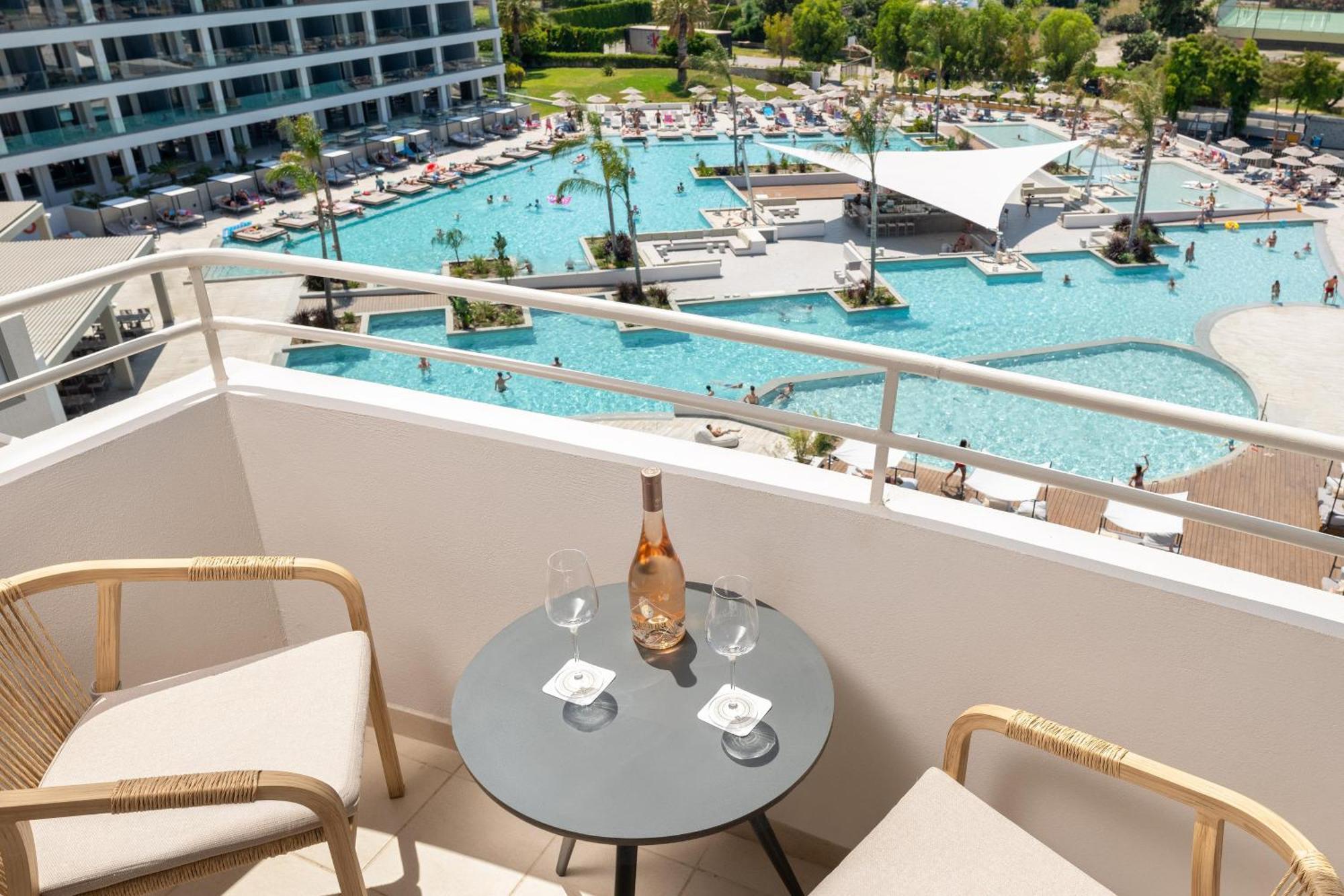 Superior Twin Garden or Pool View