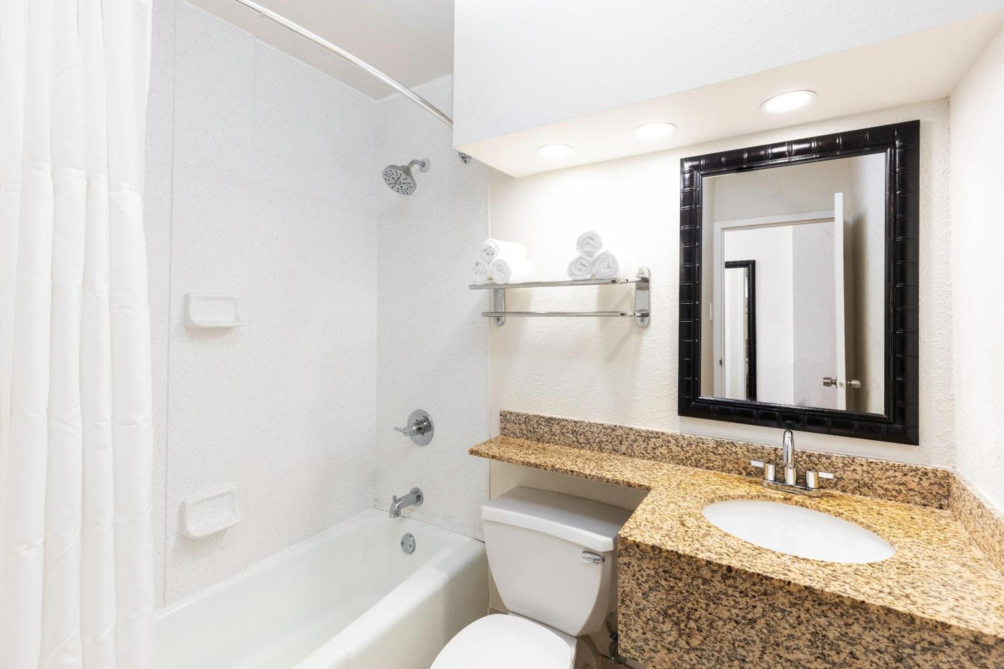 Double Oceanfront Guestroom