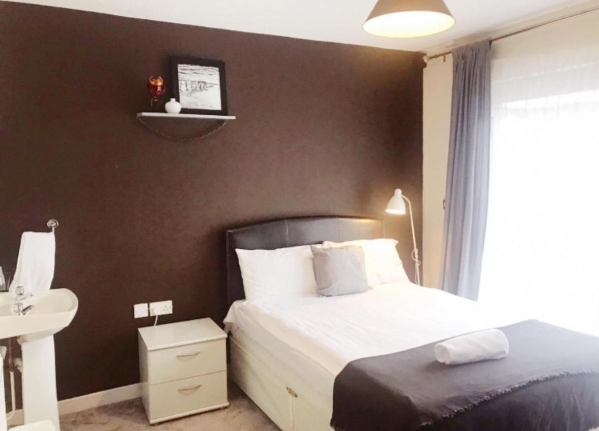 Double Room with Shared Toilet